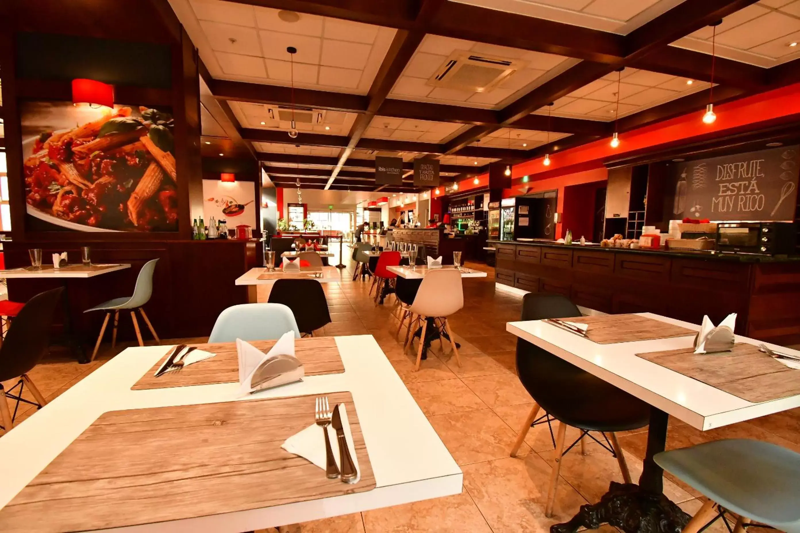Restaurant/Places to Eat in ibis Antofagasta
