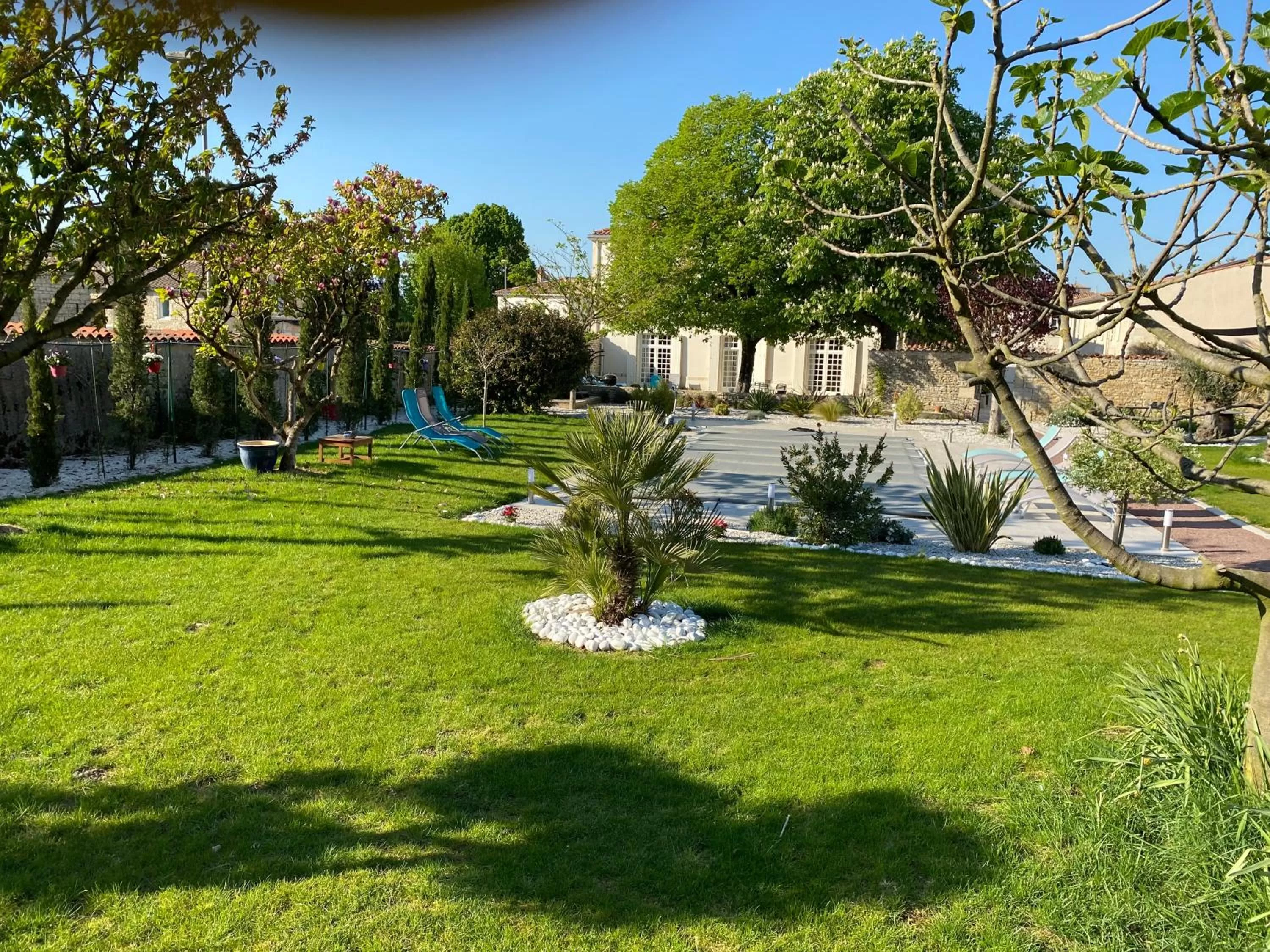 Garden in La Rochelle et l'Aunis