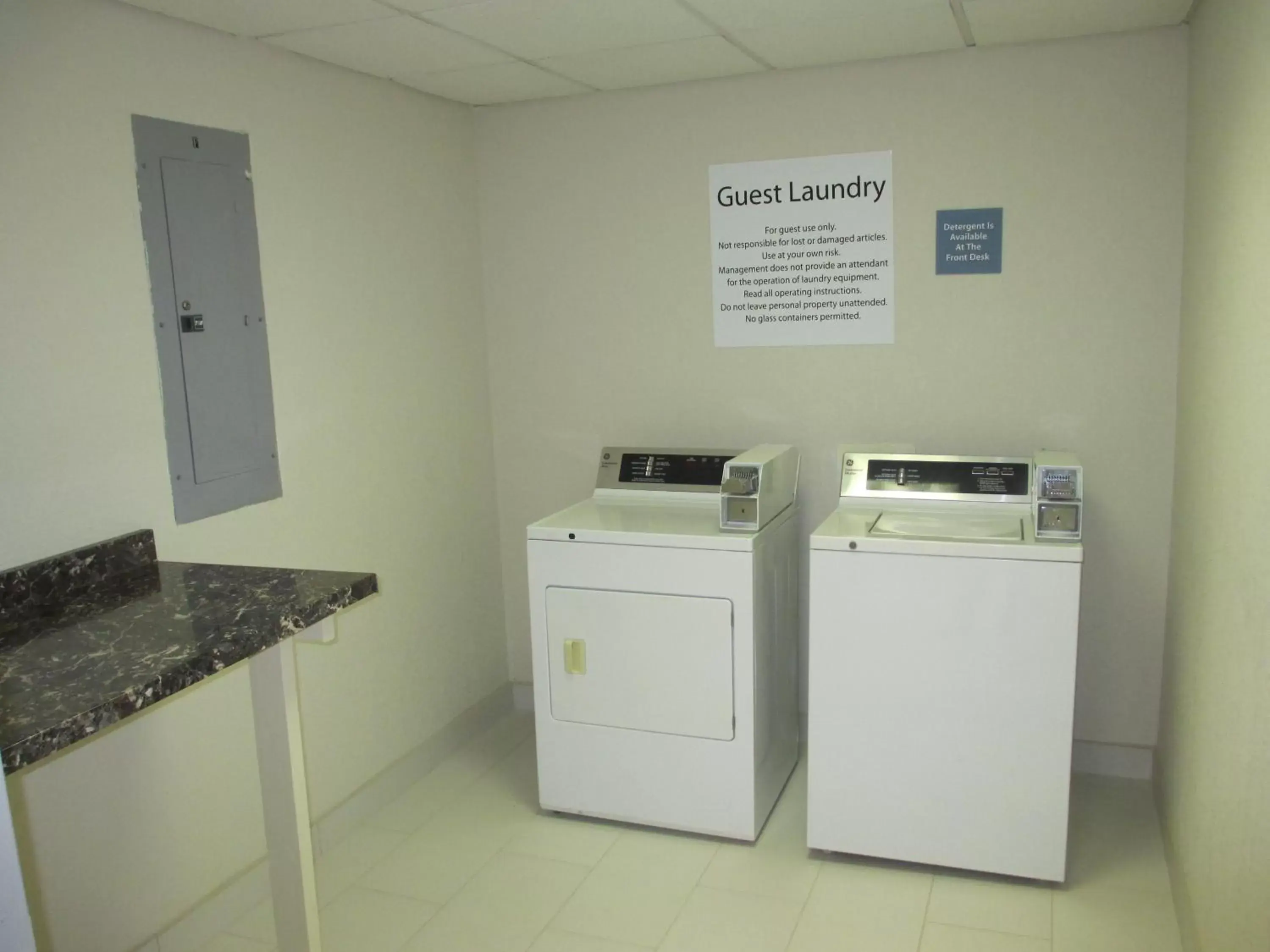 laundry, Kitchen/Kitchenette in Best Western Lake Cumberland Inn