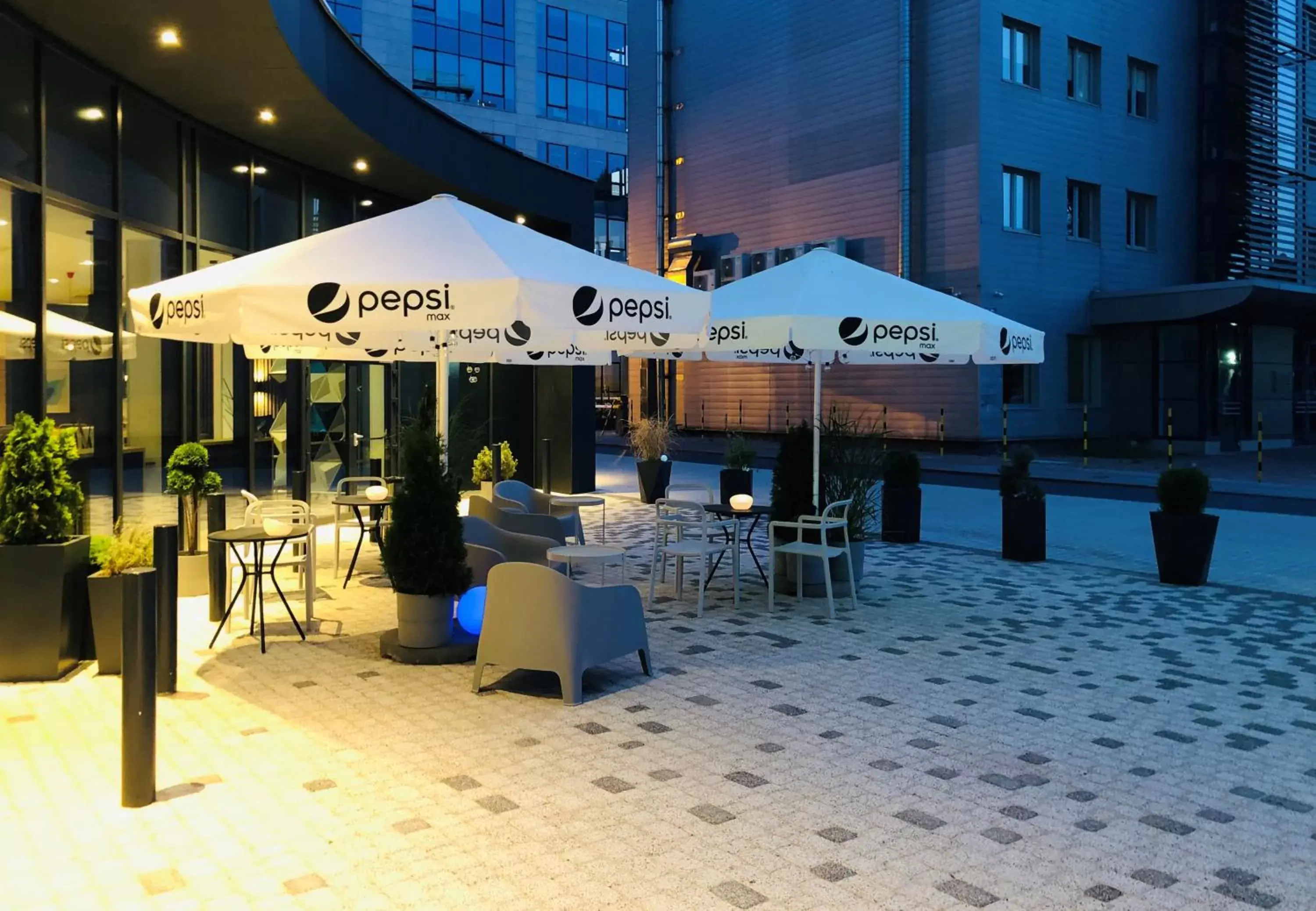 Patio, Restaurant/Places to Eat in Holiday Inn Express Warsaw - Mokotow, an IHG Hotel