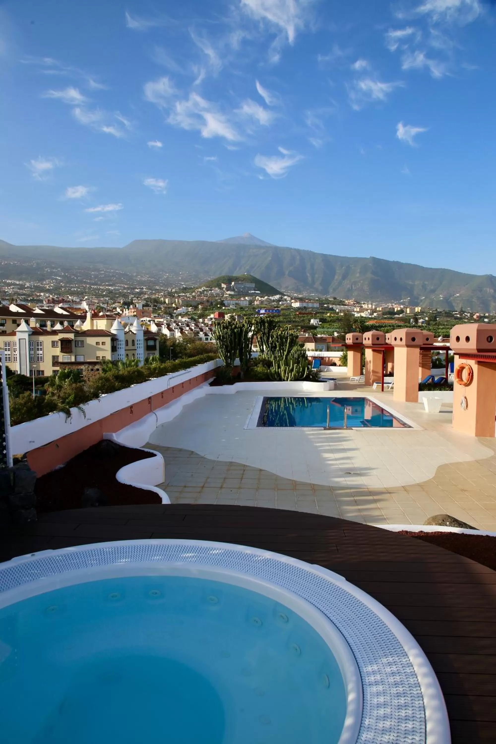 Swimming pool in Hotel Puerto Palace