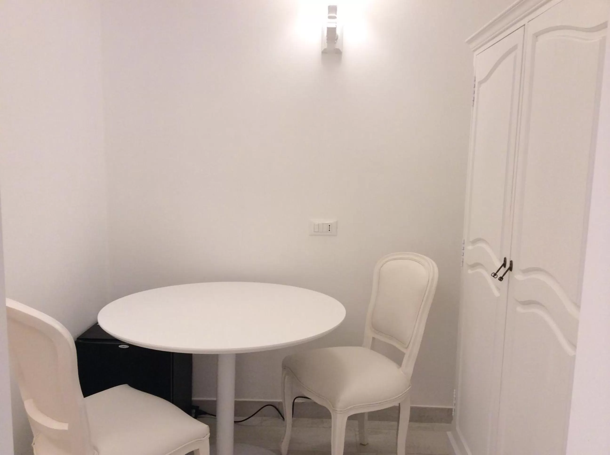 Seating area in Suite Le Perle