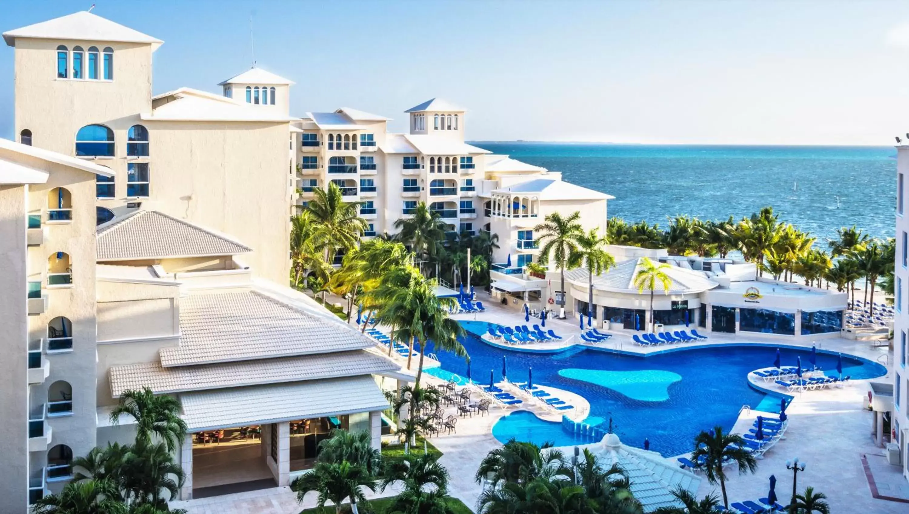 Swimming pool, Pool View in Occidental Costa Cancún - All Inclusive