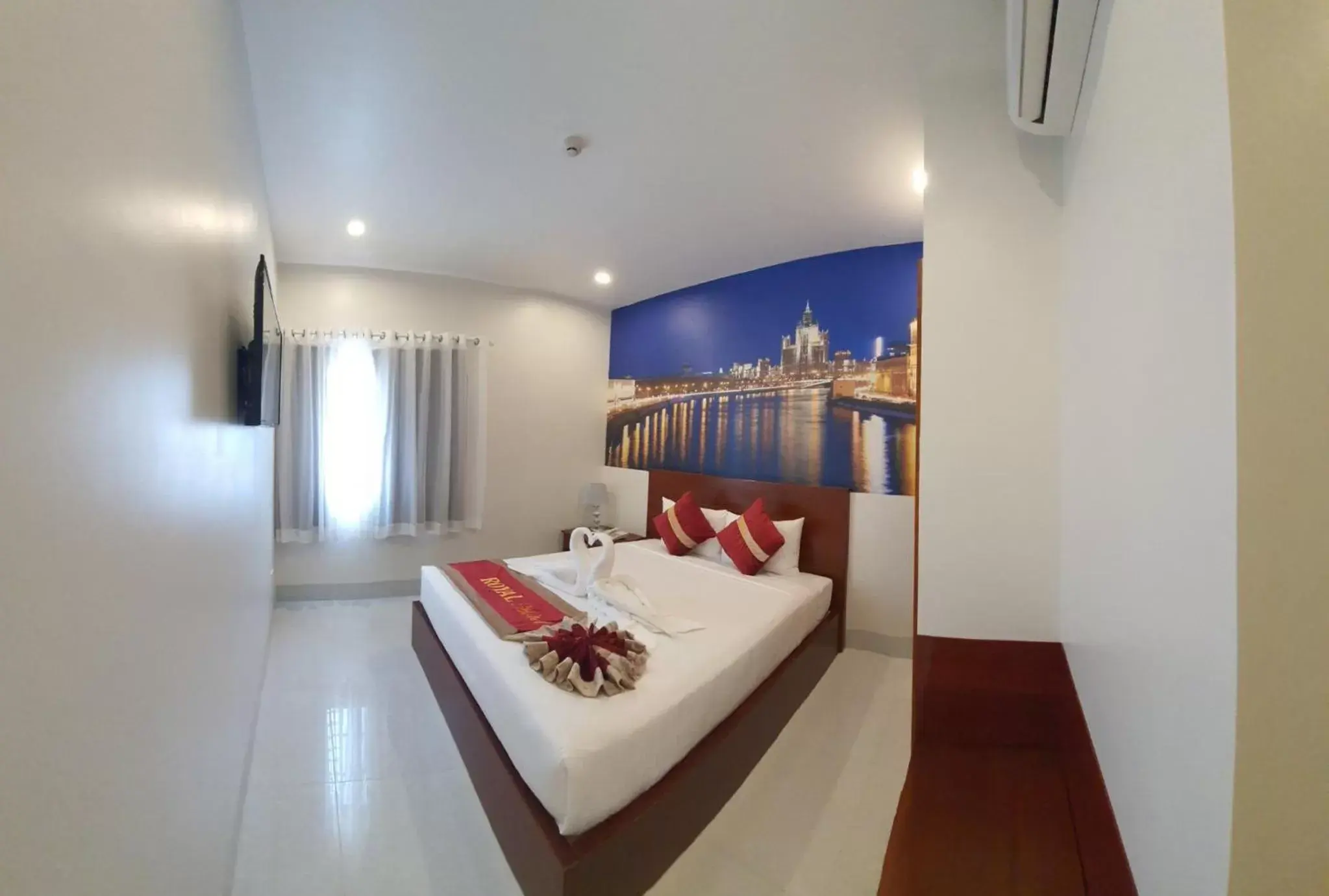 Suite with City View in Royal Hotel Suite with City View in Royal Hotel