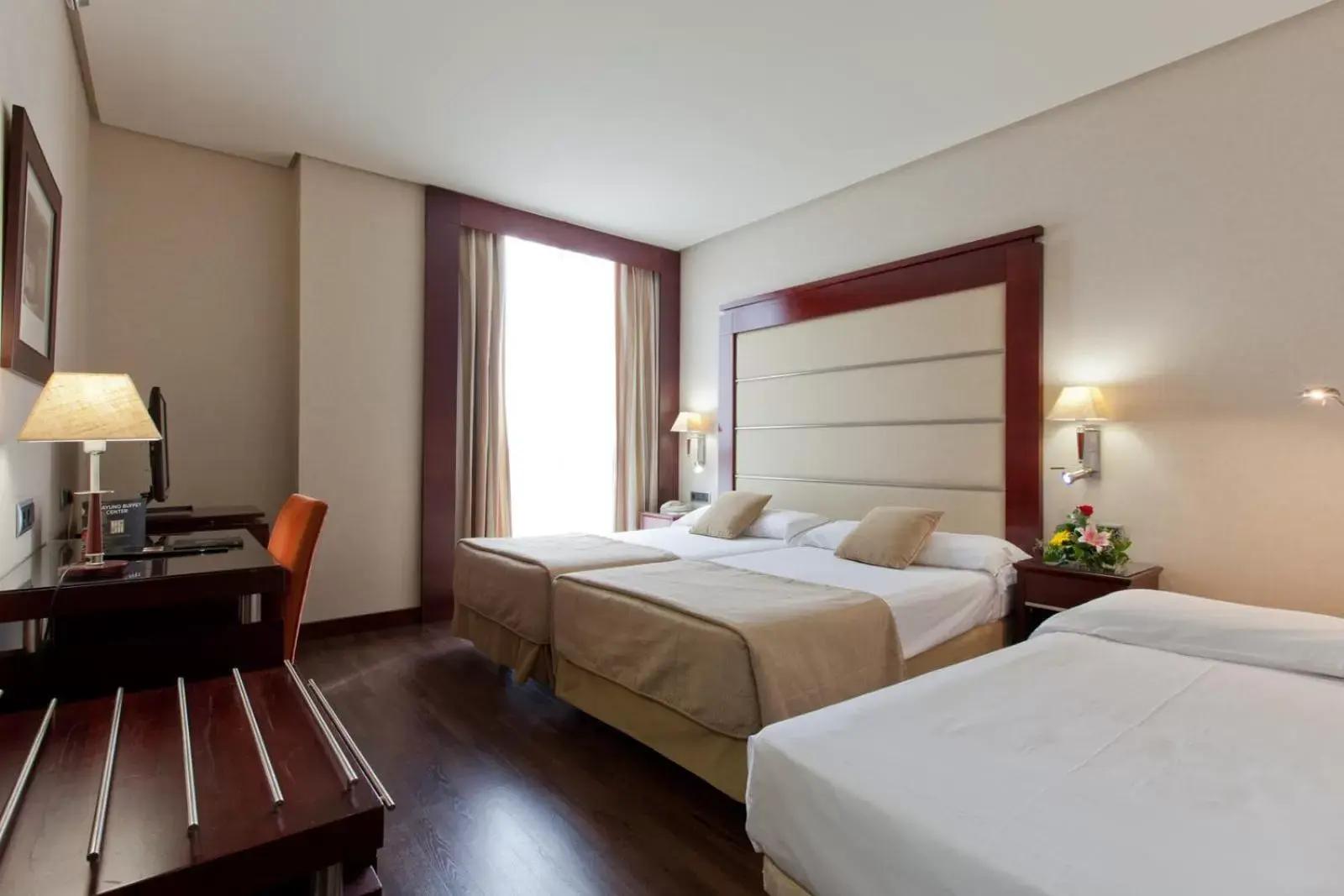 Bed in Hotel Valencia Center