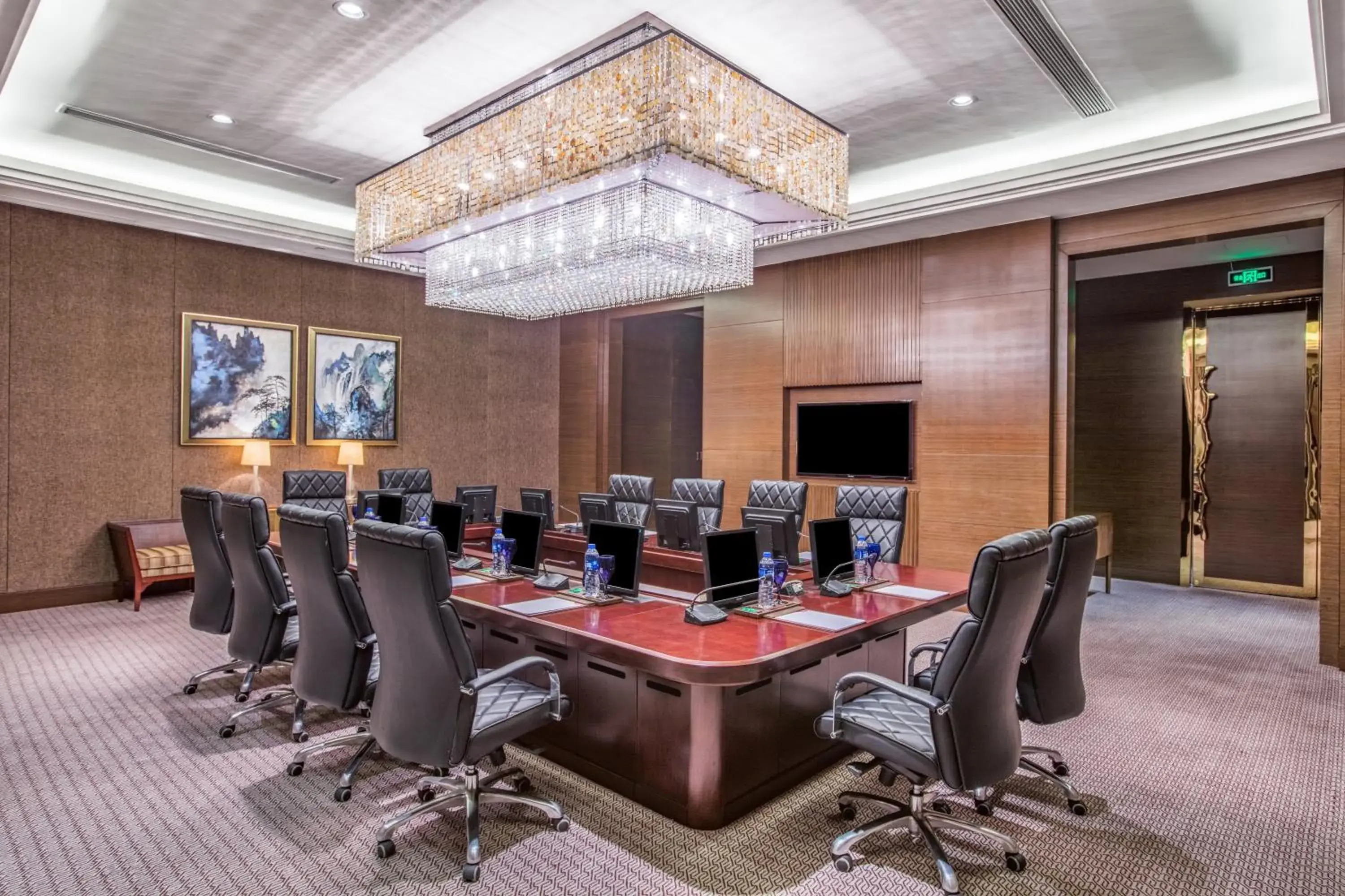 Meeting/conference room in Crowne Plaza Huangshan Yucheng, an IHG Hotel