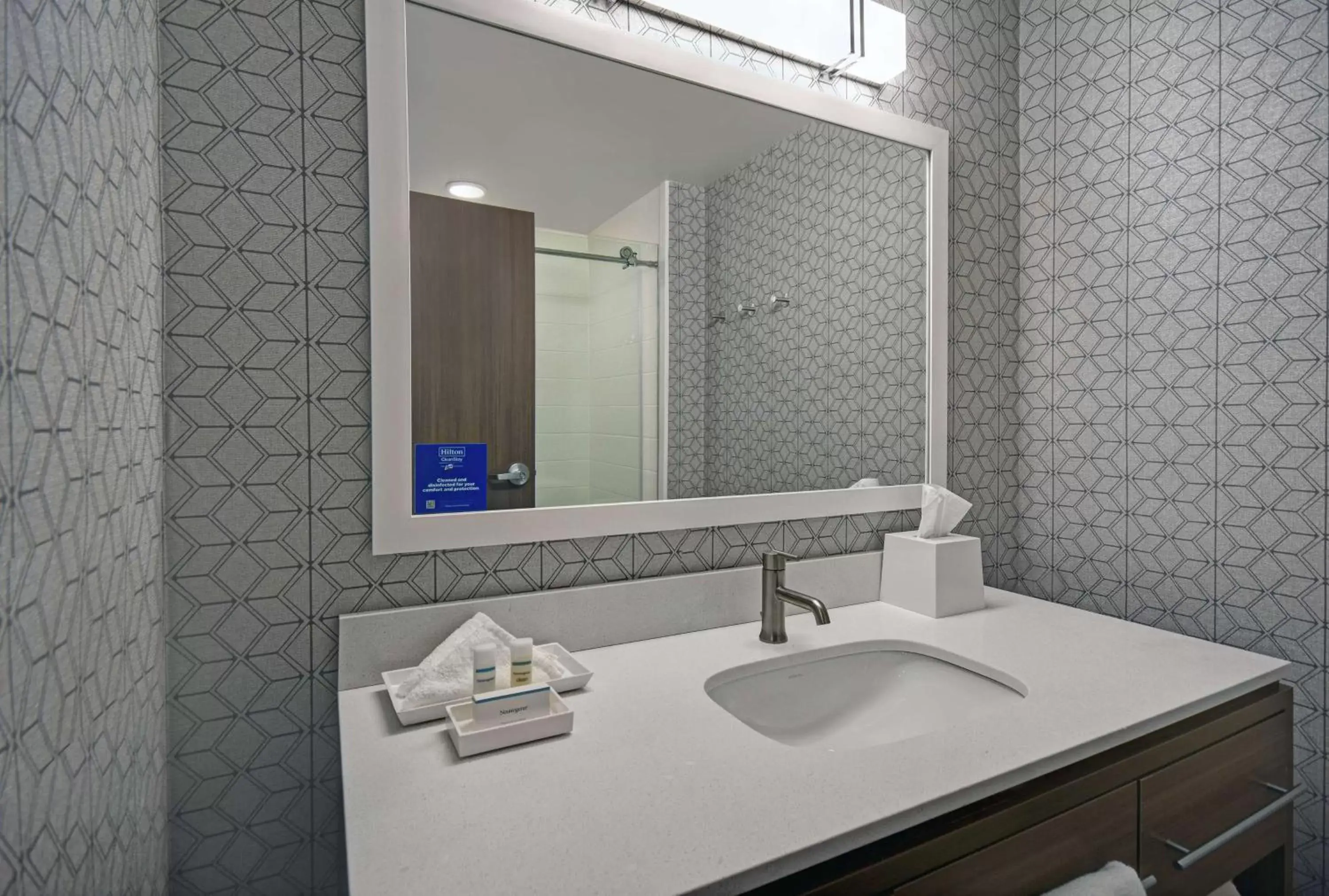 Bathroom in Home2 Suites By Hilton Springdale Cincinnati