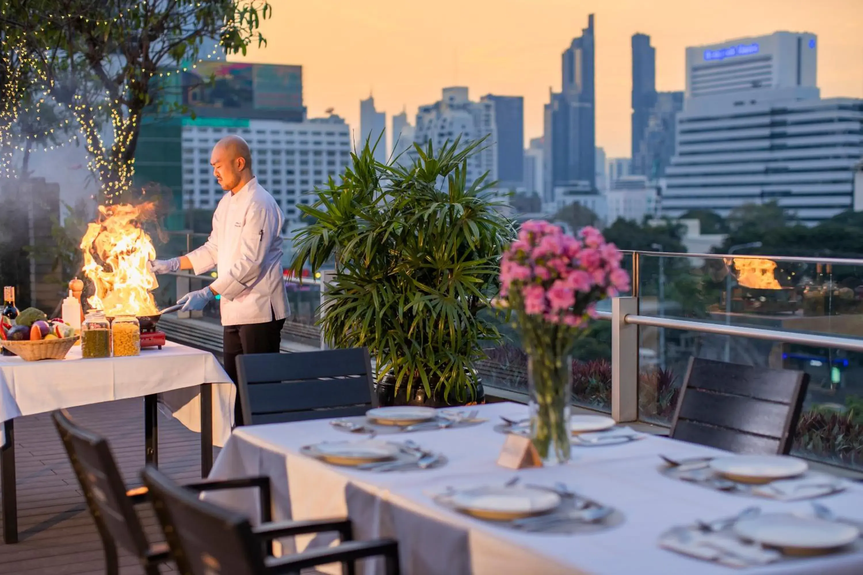 Restaurant/Places to Eat in Sathorn Vista, Bangkok - Marriott Executive Apartments