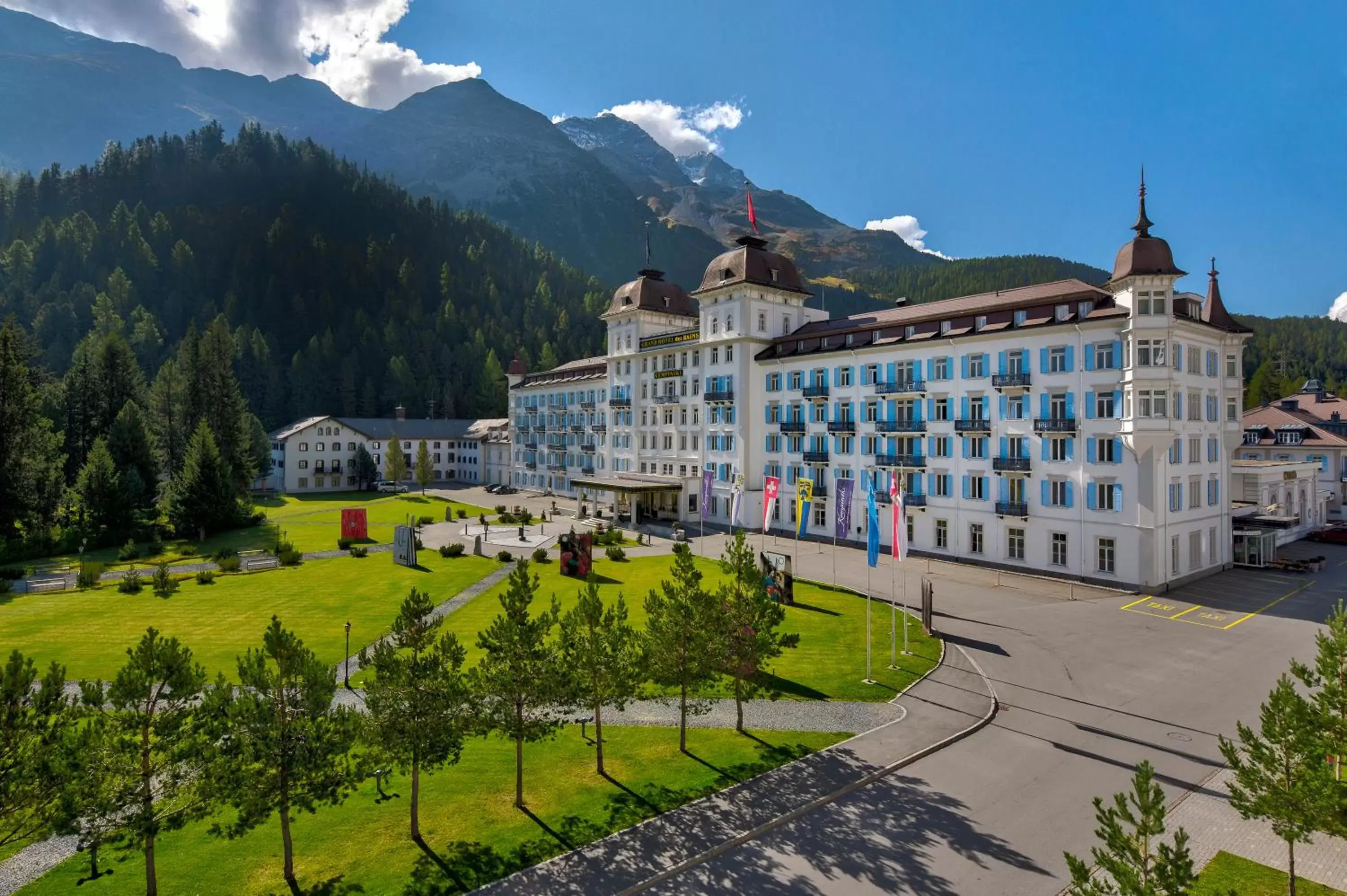 Facade/entrance, Property Building in Grand Hotel des Bains Kempinski