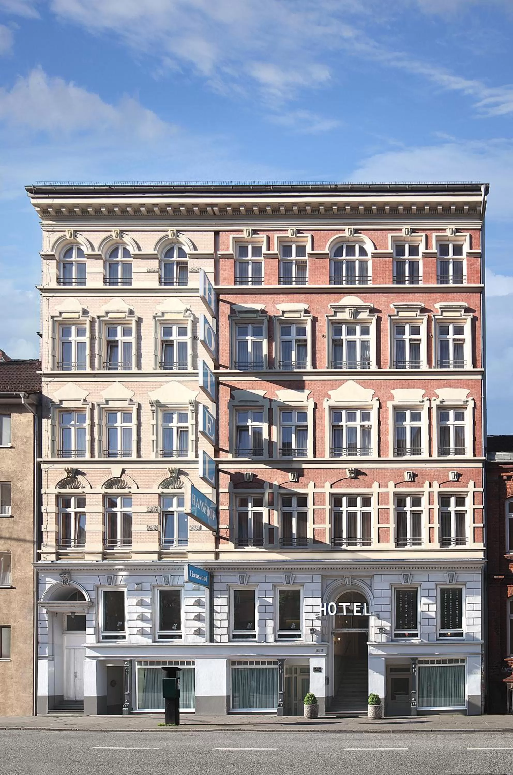 Property building in Hotel Hansehof
