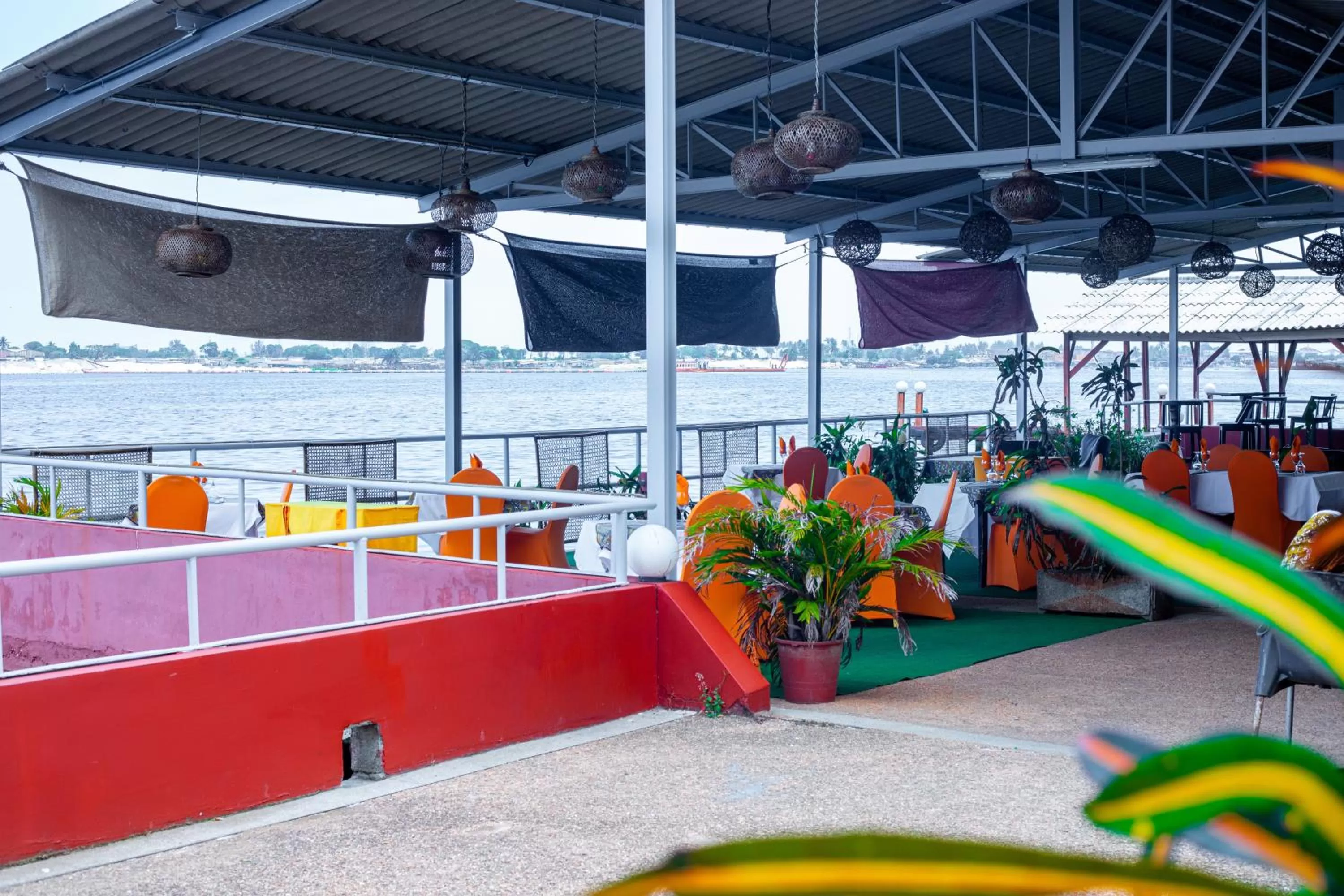 Restaurant/places to eat in Hotel Le Marly