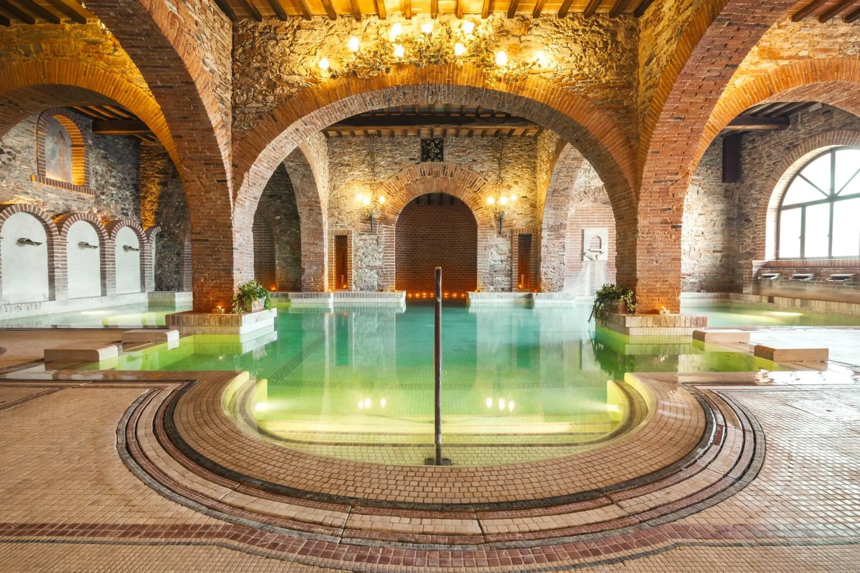 Hot Spring Bath, Swimming Pool in Calidario Terme Etrusche