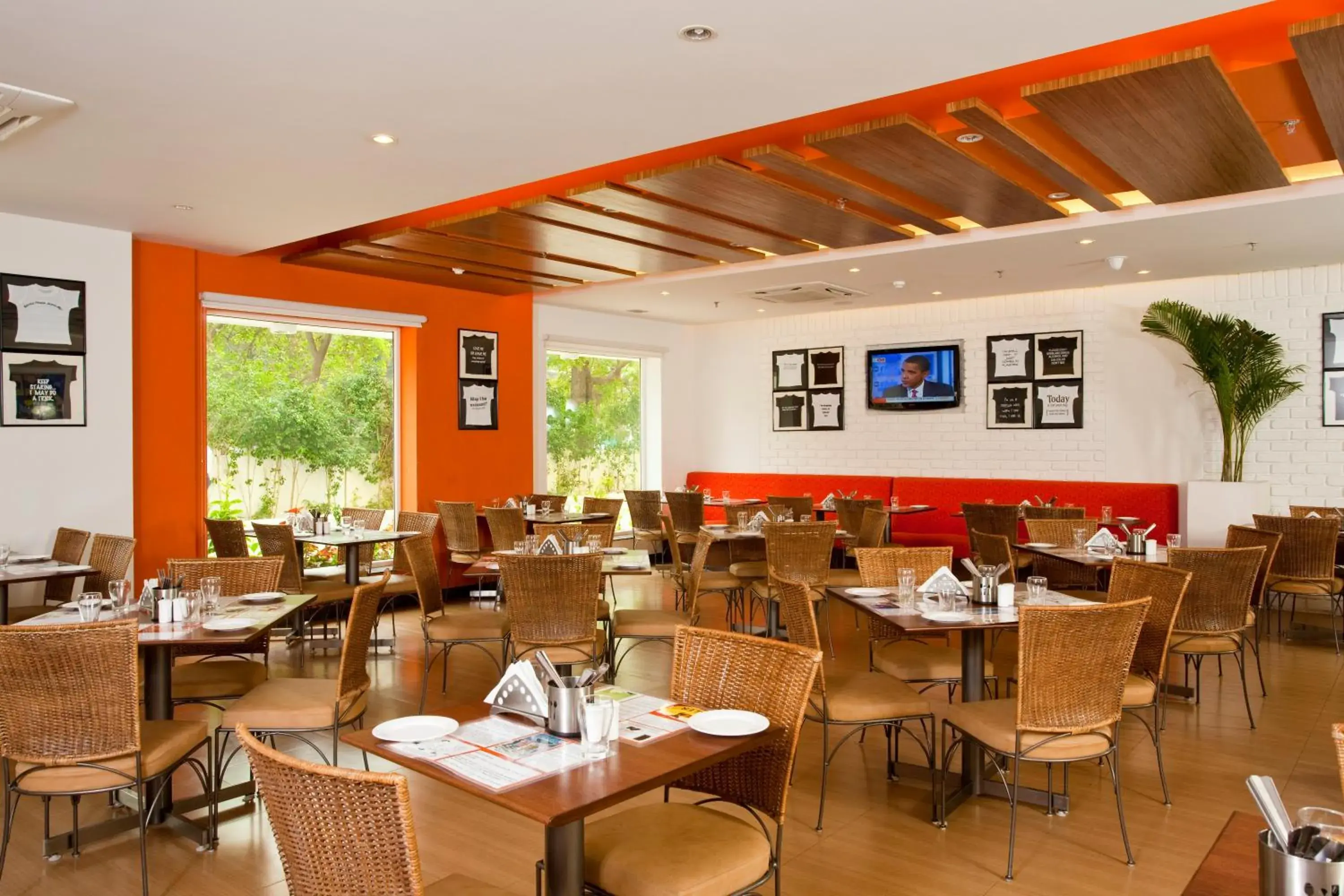 Restaurant/places to eat in Lemon Tree Hotel, Ahmedabad Restaurant/places to eat in Lemon Tree Hotel, Ahmedabad