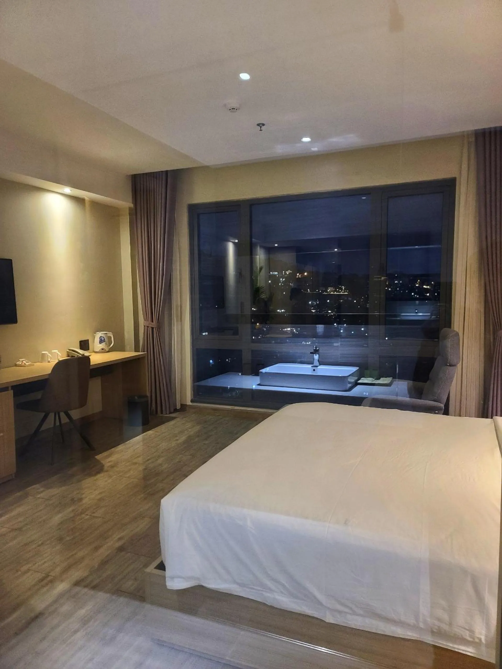 Bed in The Luxe Da Lat