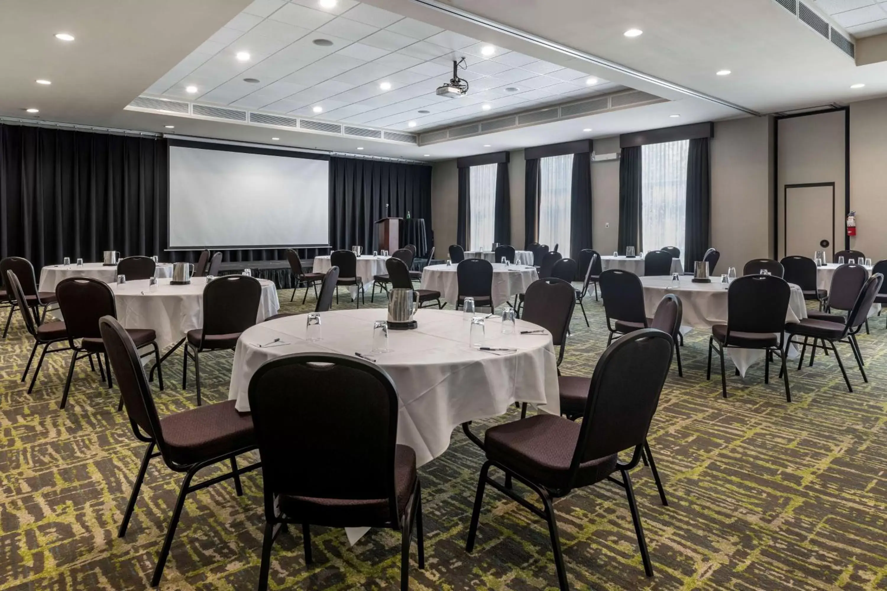 Meeting/conference room in Best Western Dartmouth Hotel & Suites