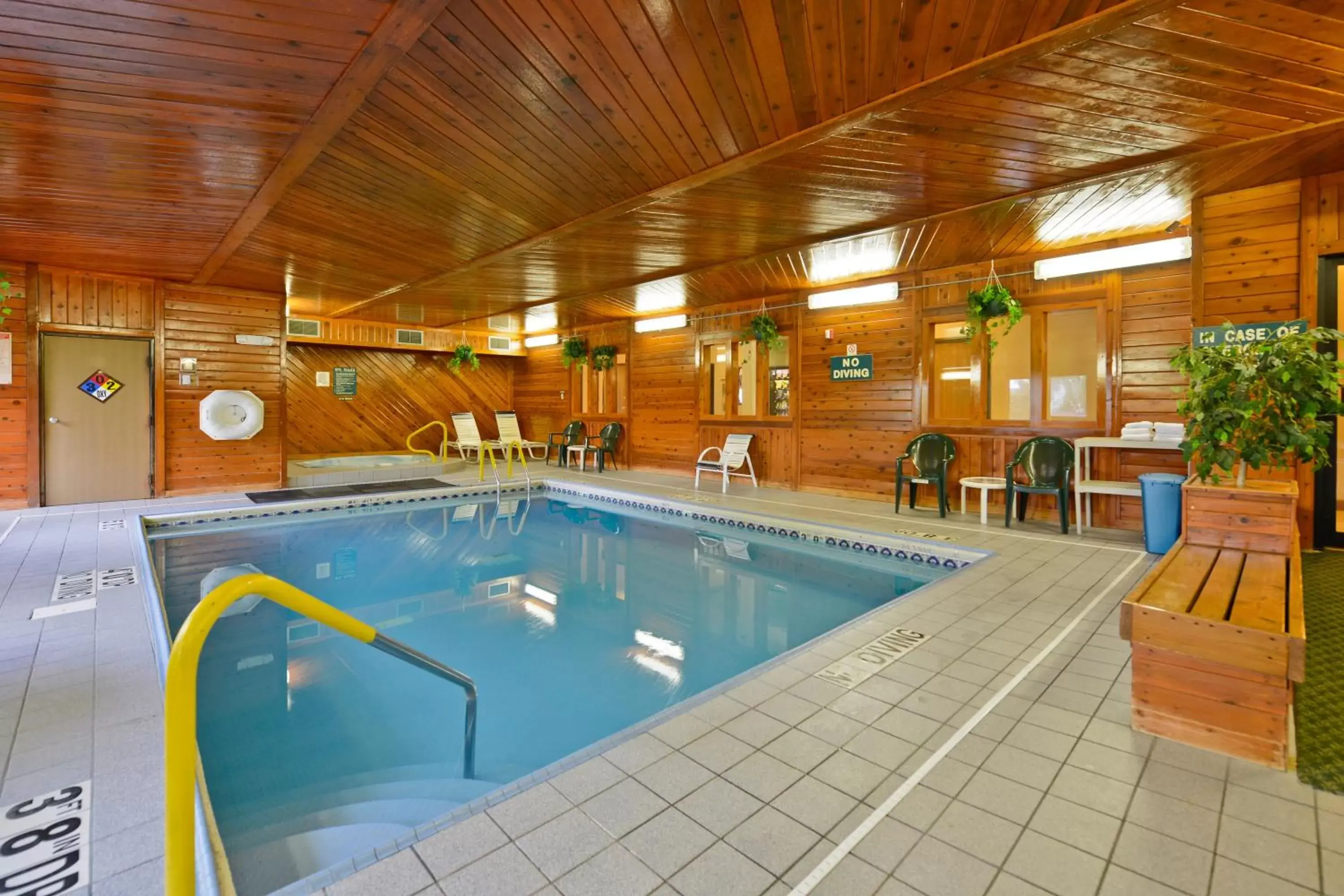 Swimming pool in Days Inn by Wyndham Topeka Swimming pool in Days Inn by Wyndham Topeka