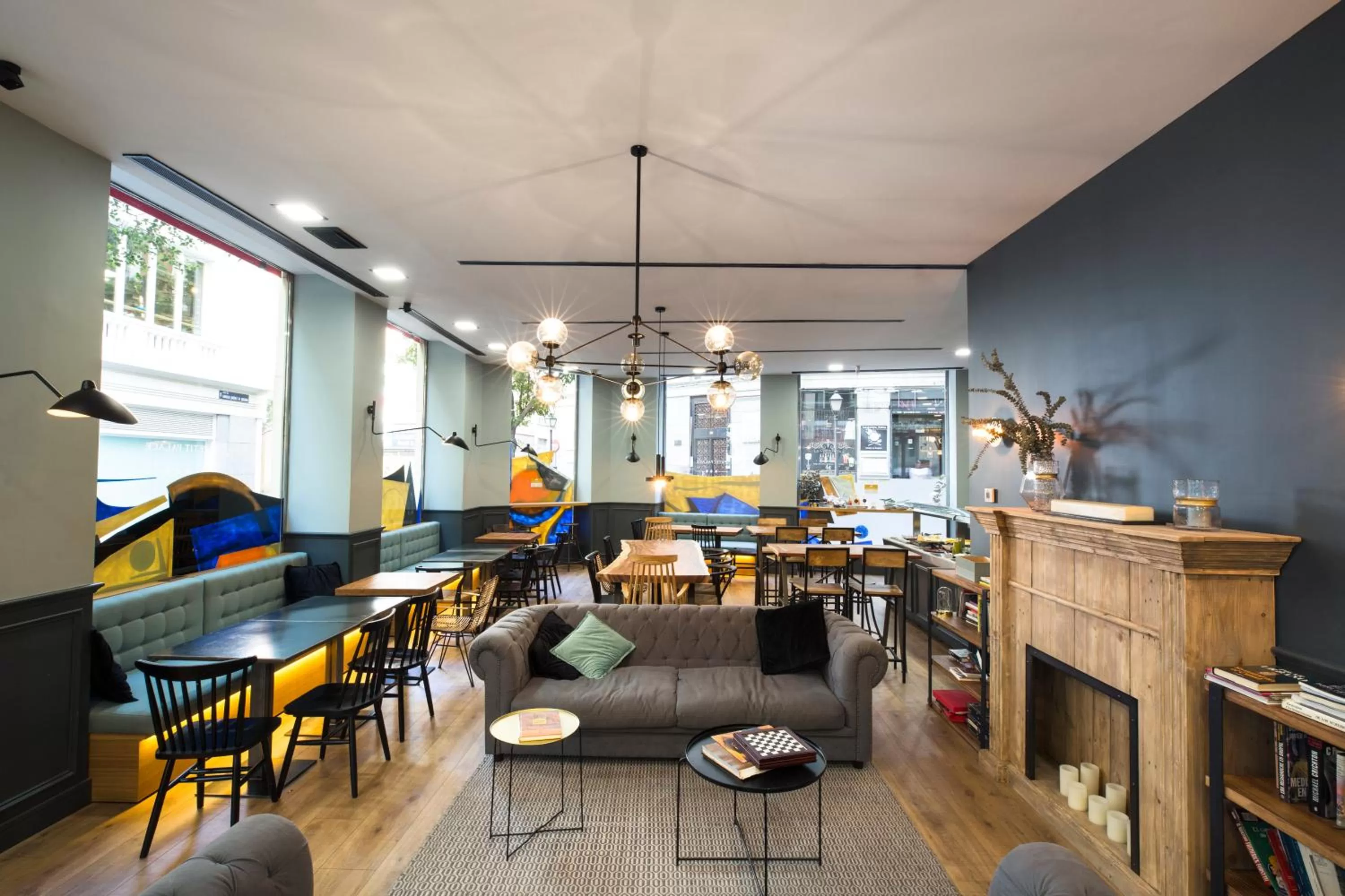 Lounge or bar in Petit Palace Triball