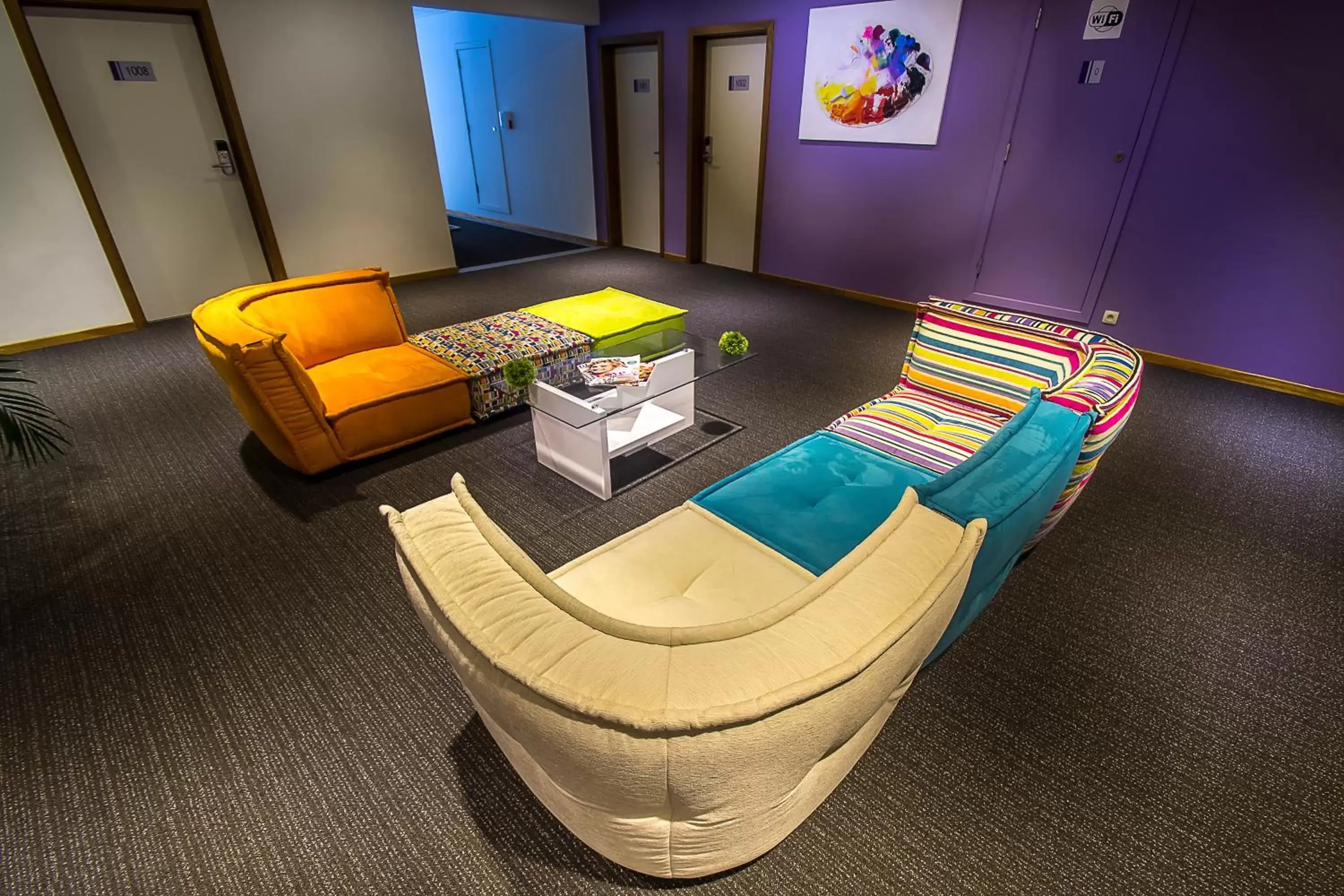 Lounge or bar, Seating Area in Aero44 Hotel Charleroi Airport