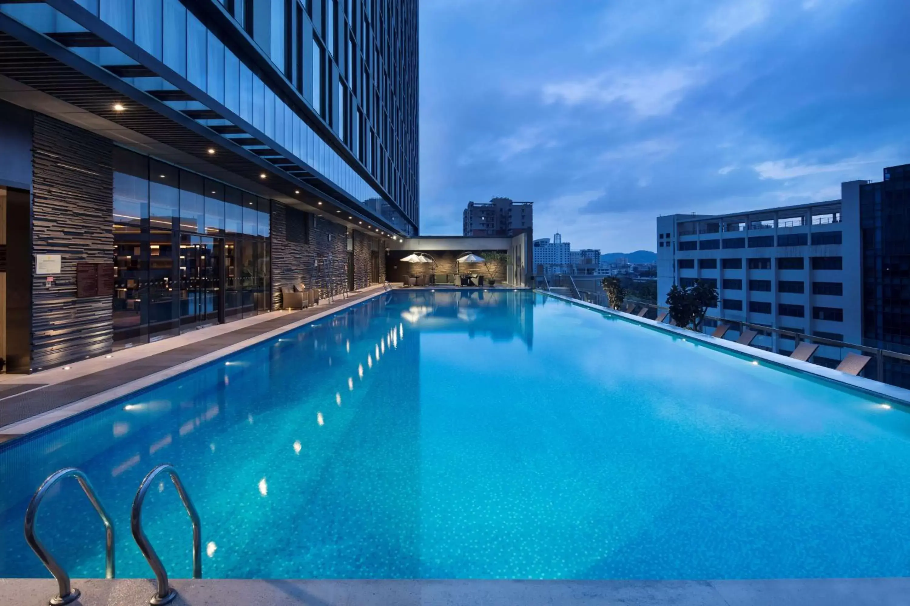 Pool view in Hilton Guangzhou Tianhe Pool view in Hilton Guangzhou Tianhe