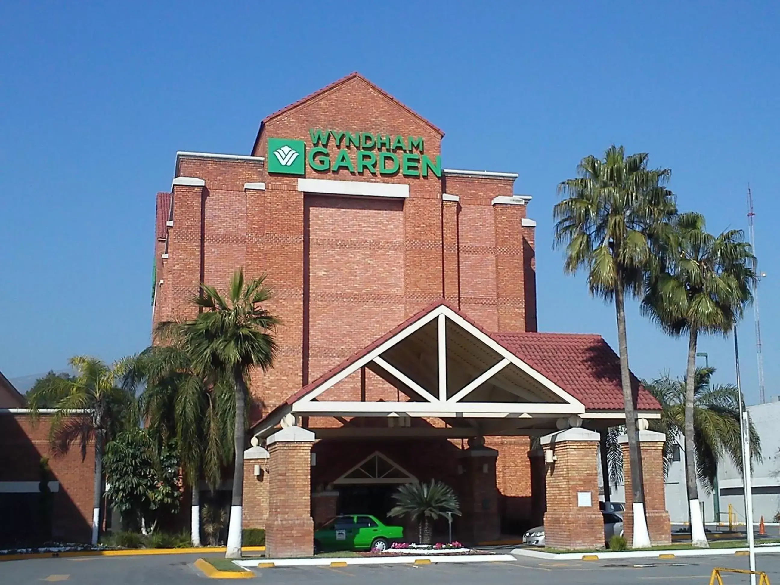 Facade/entrance, Property Building in Wyndham Garden Monterrey Norte