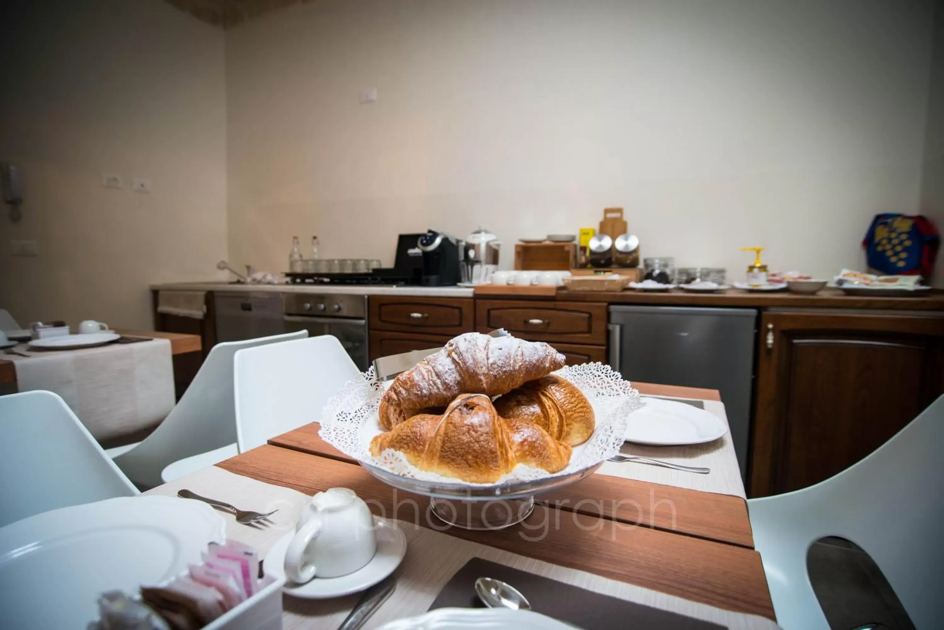 Food and drinks in La Dimora del Falconiere - Luxury Suites