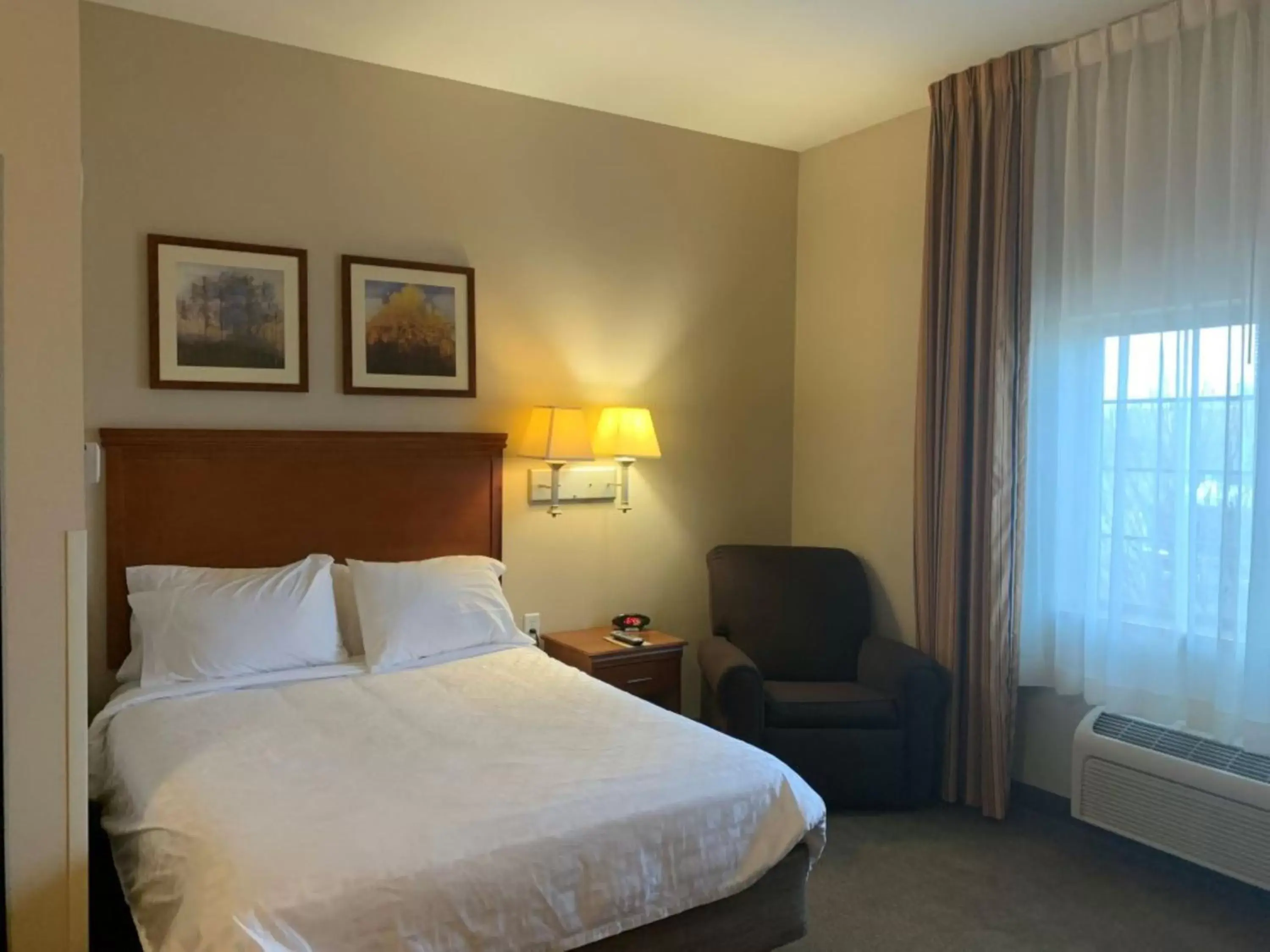 Queen Studio Suite - Mobility Access Tub/Non-Smoking in Candlewood Suites Craig-Northwest by IHG Queen Studio Suite - Mobility Access Tub/Non-Smoking in Candlewood Suites Craig-Northwest by IHG