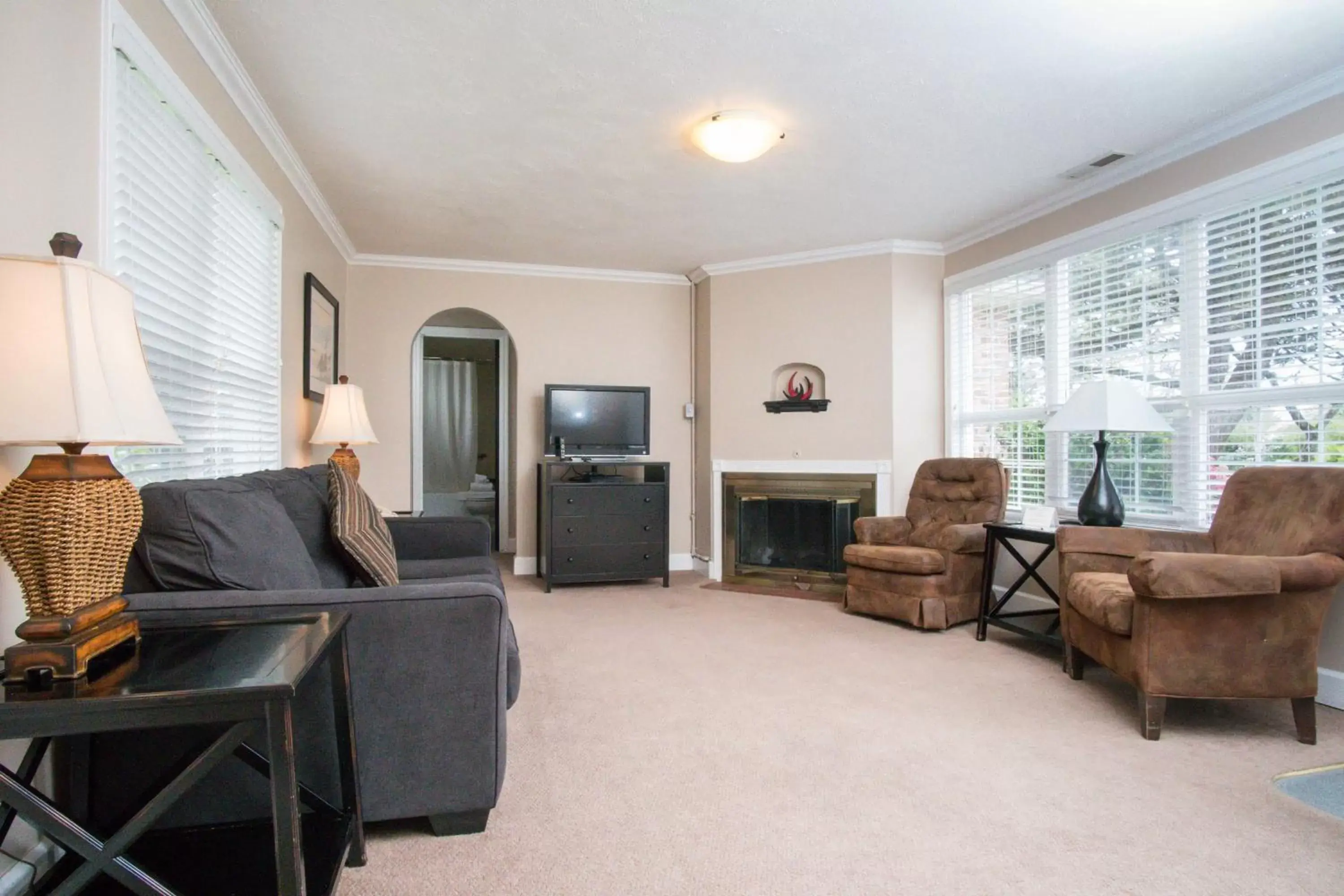 Seating Area in Ecola Creek Lodge