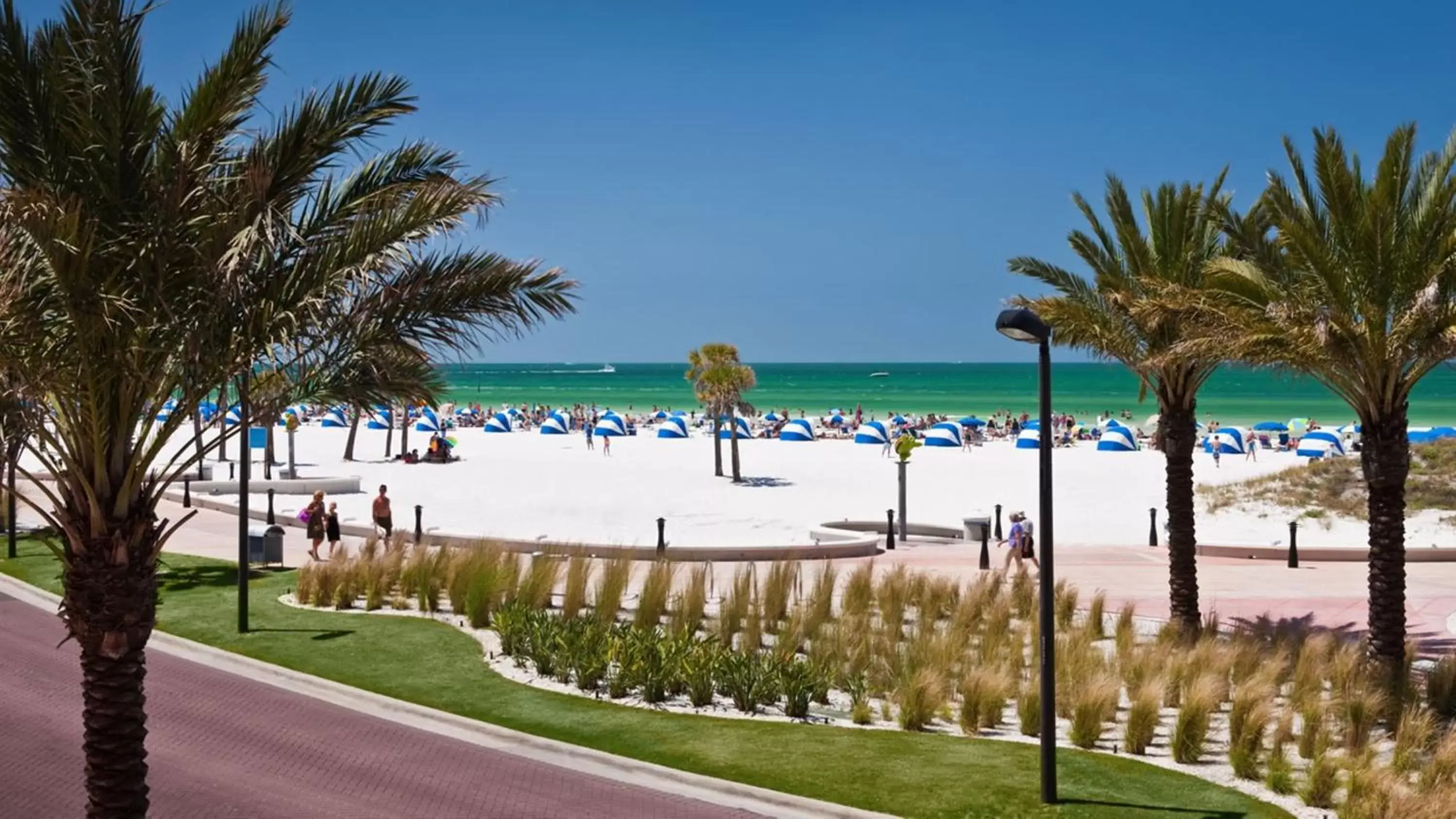 Off site, Beach in Country Inn & Suites by Radisson, St. Petersburg - Clearwater, FL