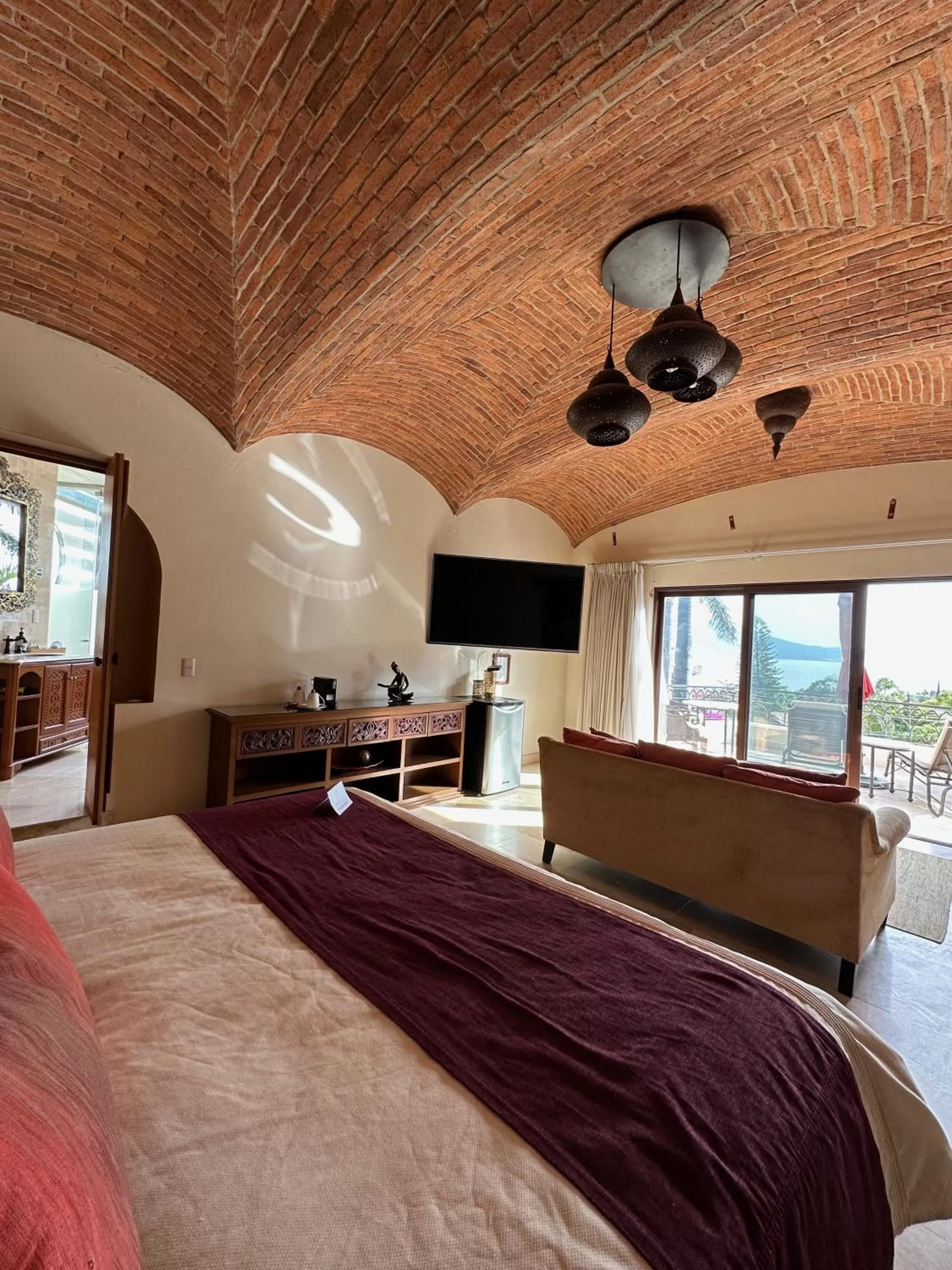 Bed in Hotel Lindo Ajijic Bed & Breakfast