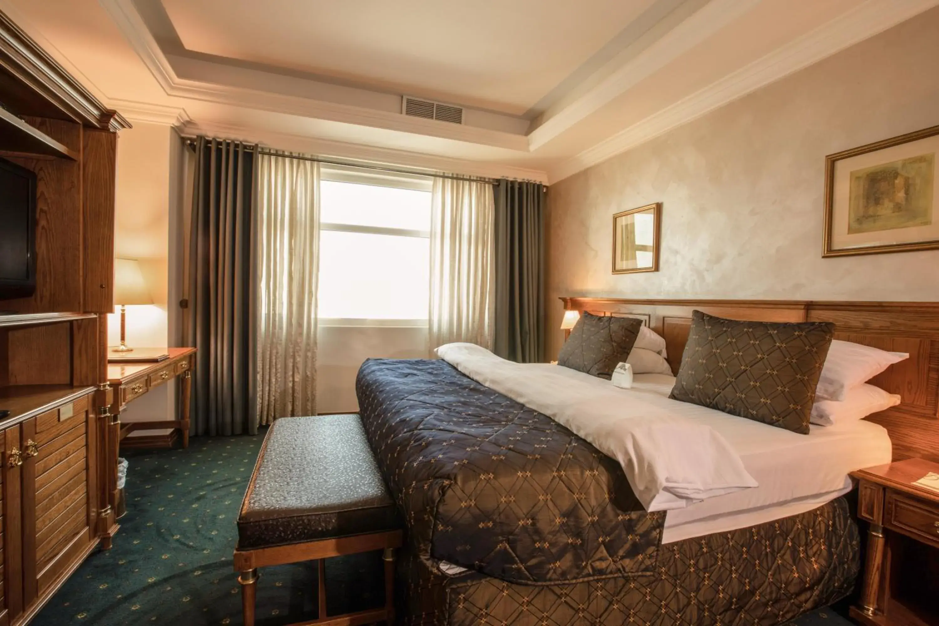 Bed in Bristol Hotel Bed in Bristol Hotel