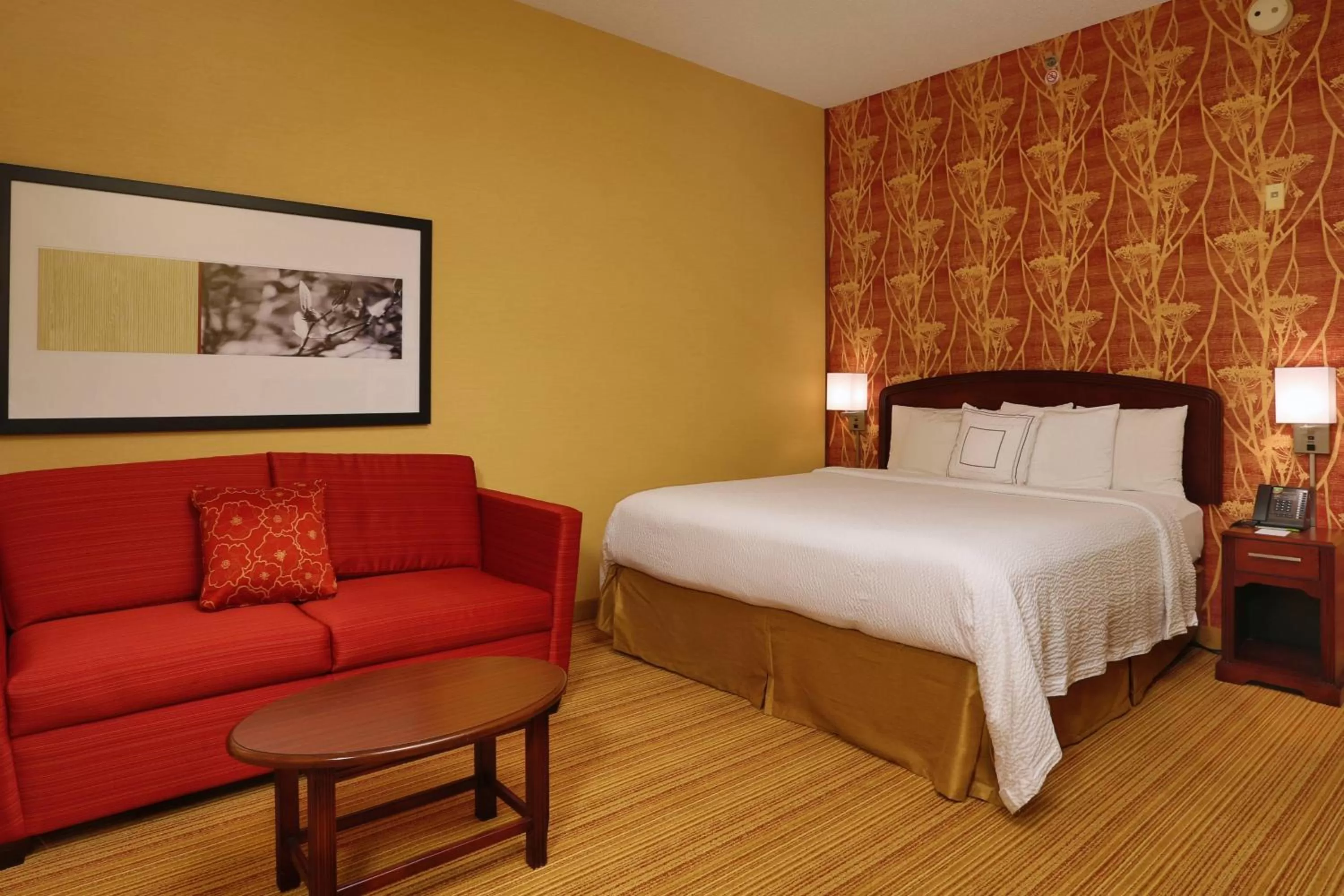 Standard Room with 1 King Bed & Sofa bed in Courtyard by Marriott Springfield Airport