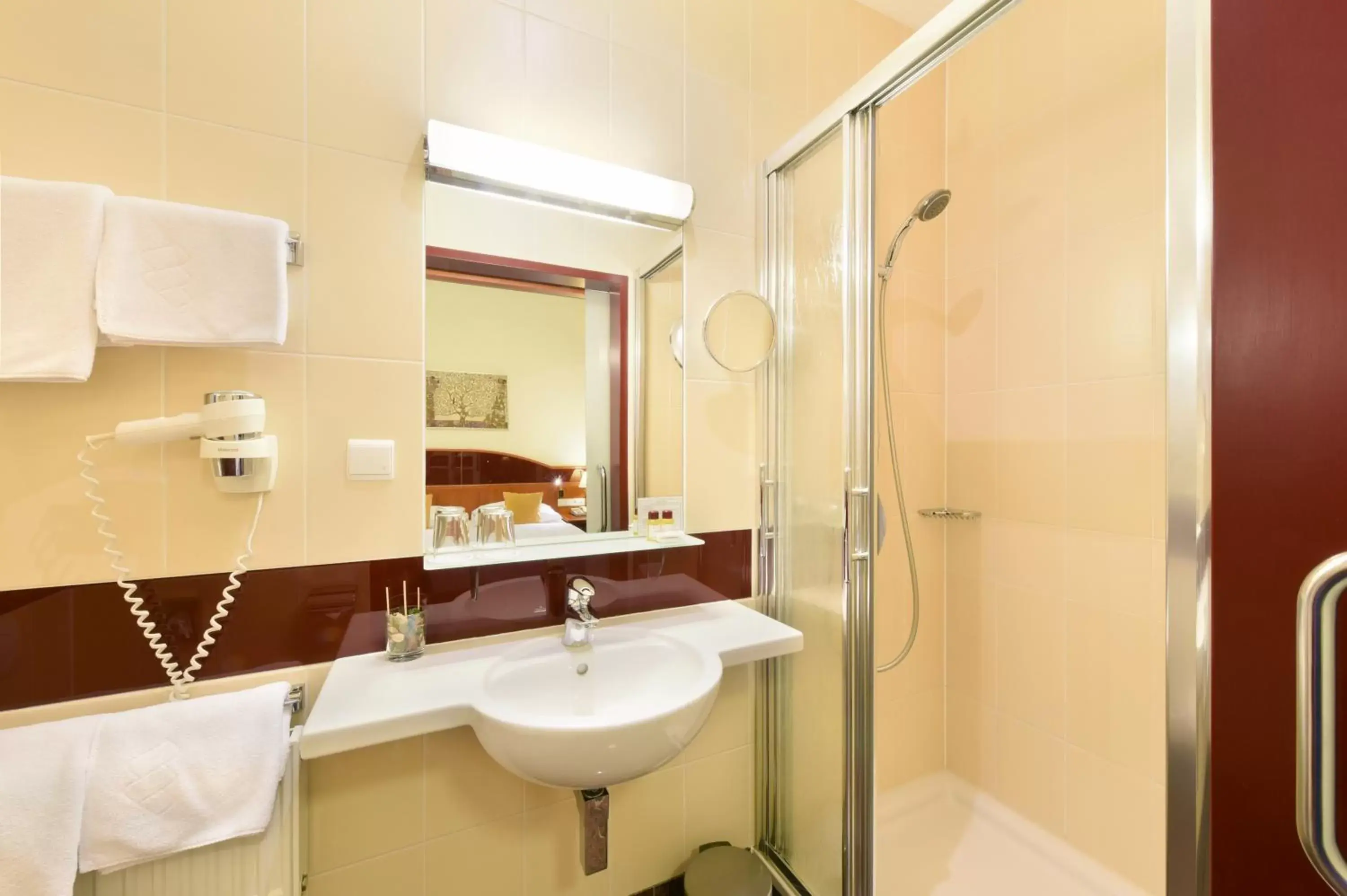 Shower, Bathroom in Austria Classic Hotel Wien