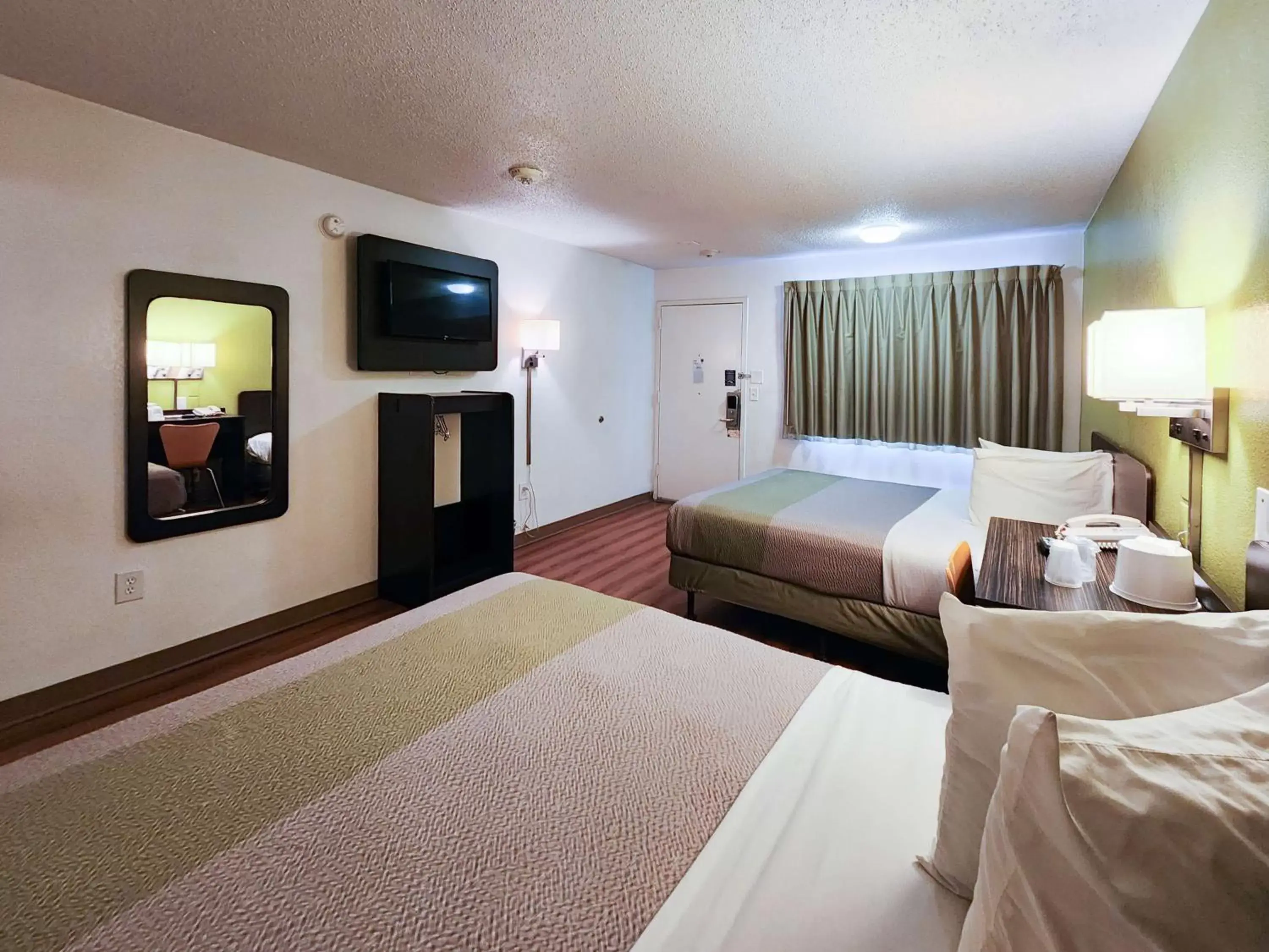 Bedroom, Bed in Motel 6-Baytown, TX - Baytown East