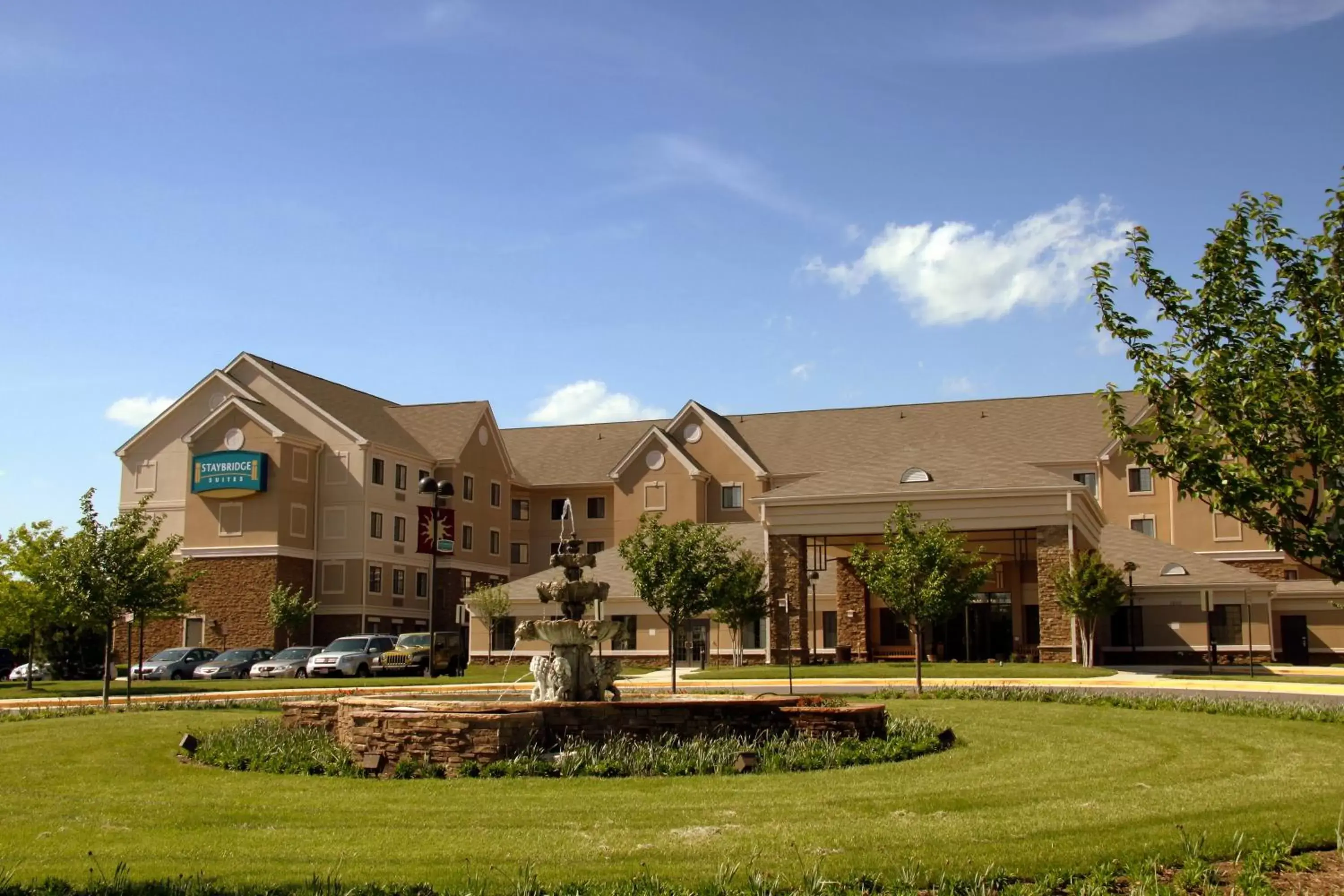 Property Building in Staybridge Suites Chantilly Dulles Airport, an IHG Hotel