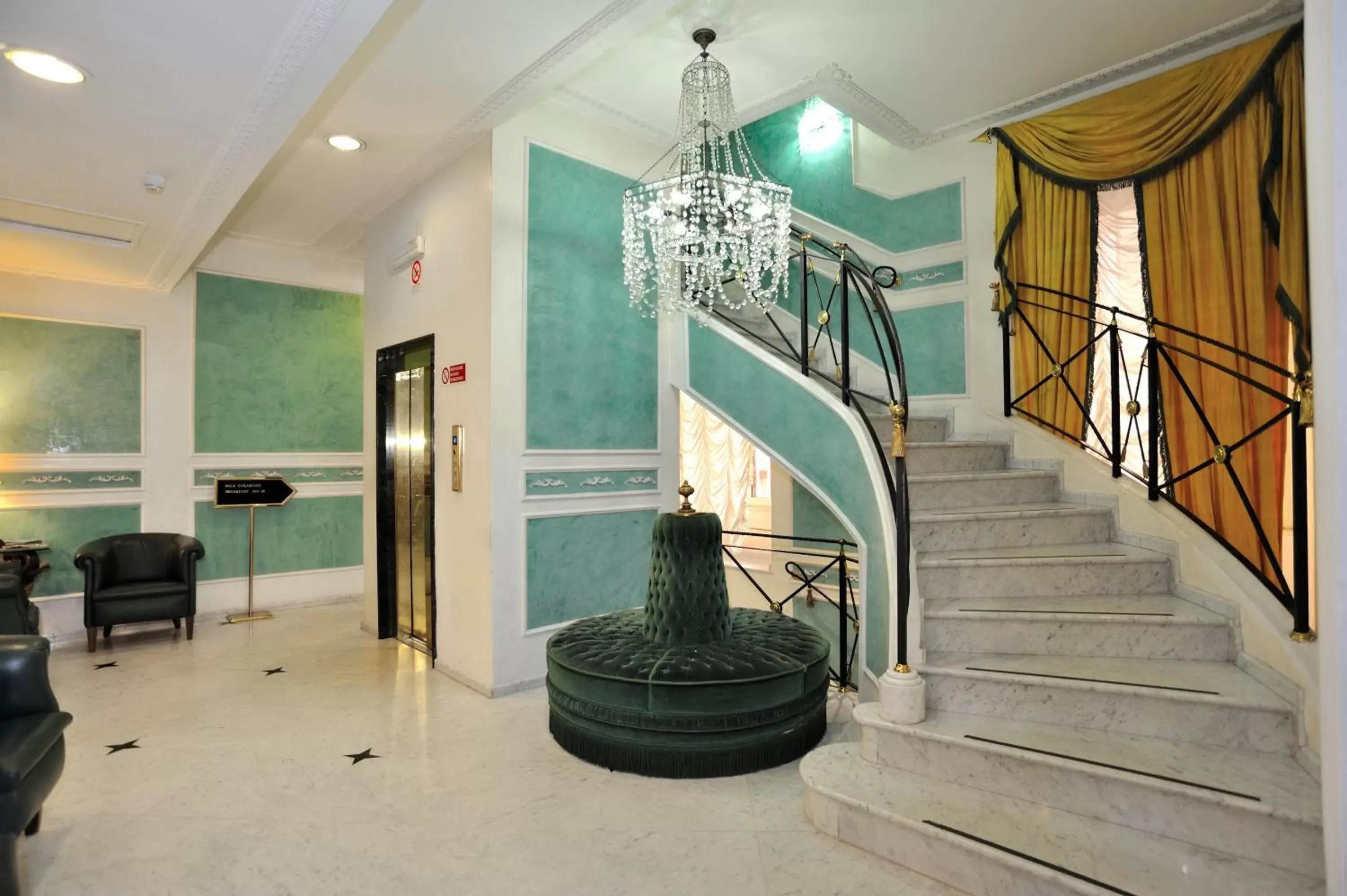 Lobby or reception in Hotel Virgilio