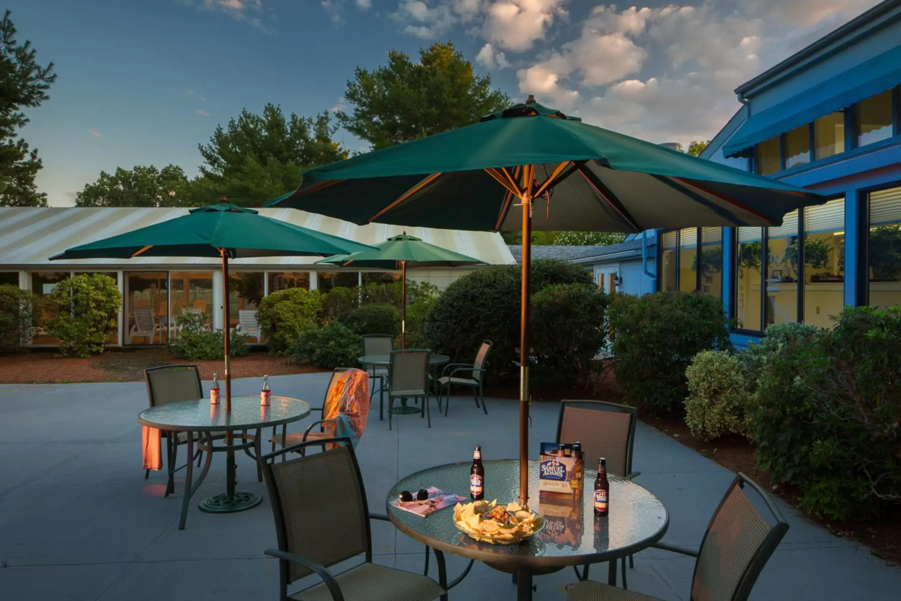 Patio, Restaurant/Places to Eat in Southcape Resort Mashpee a Ramada by Wyndham
