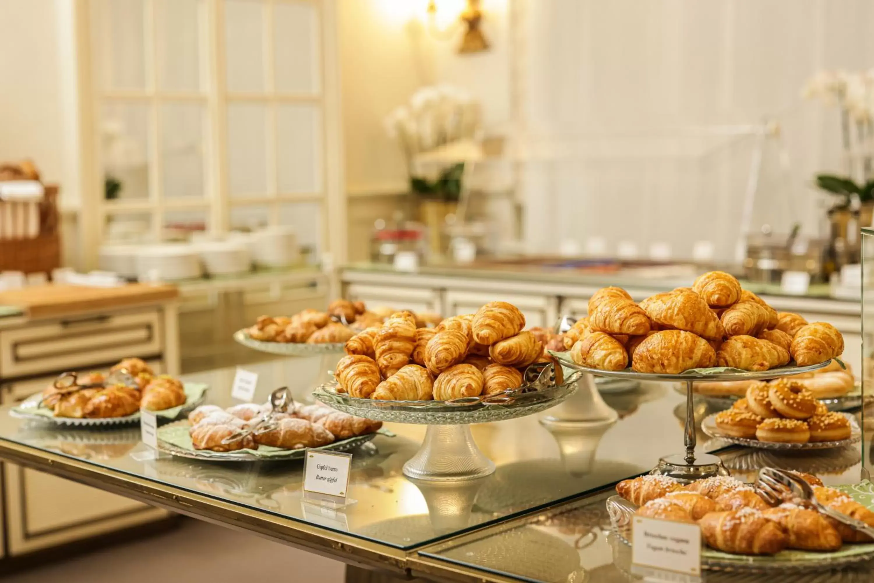 Breakfast in Grand Hotel Villa Castagnola