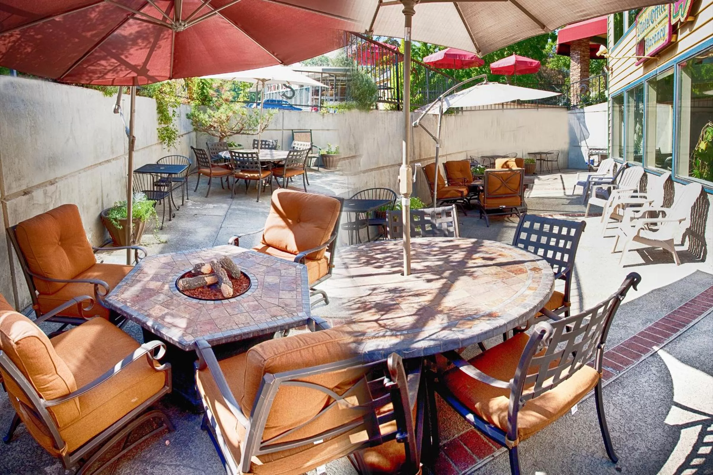 Patio in Stratford Inn