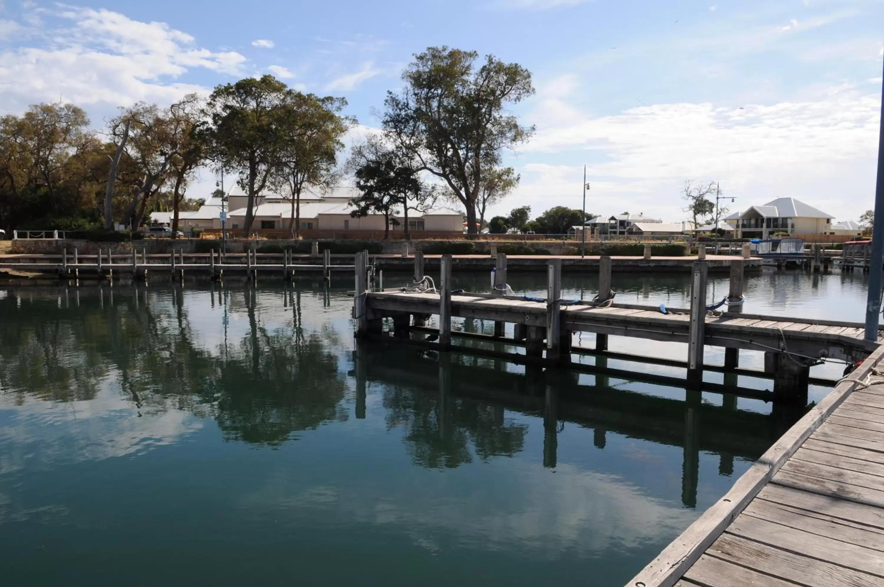 Property building, Swimming Pool in Mandurah Quay Resort