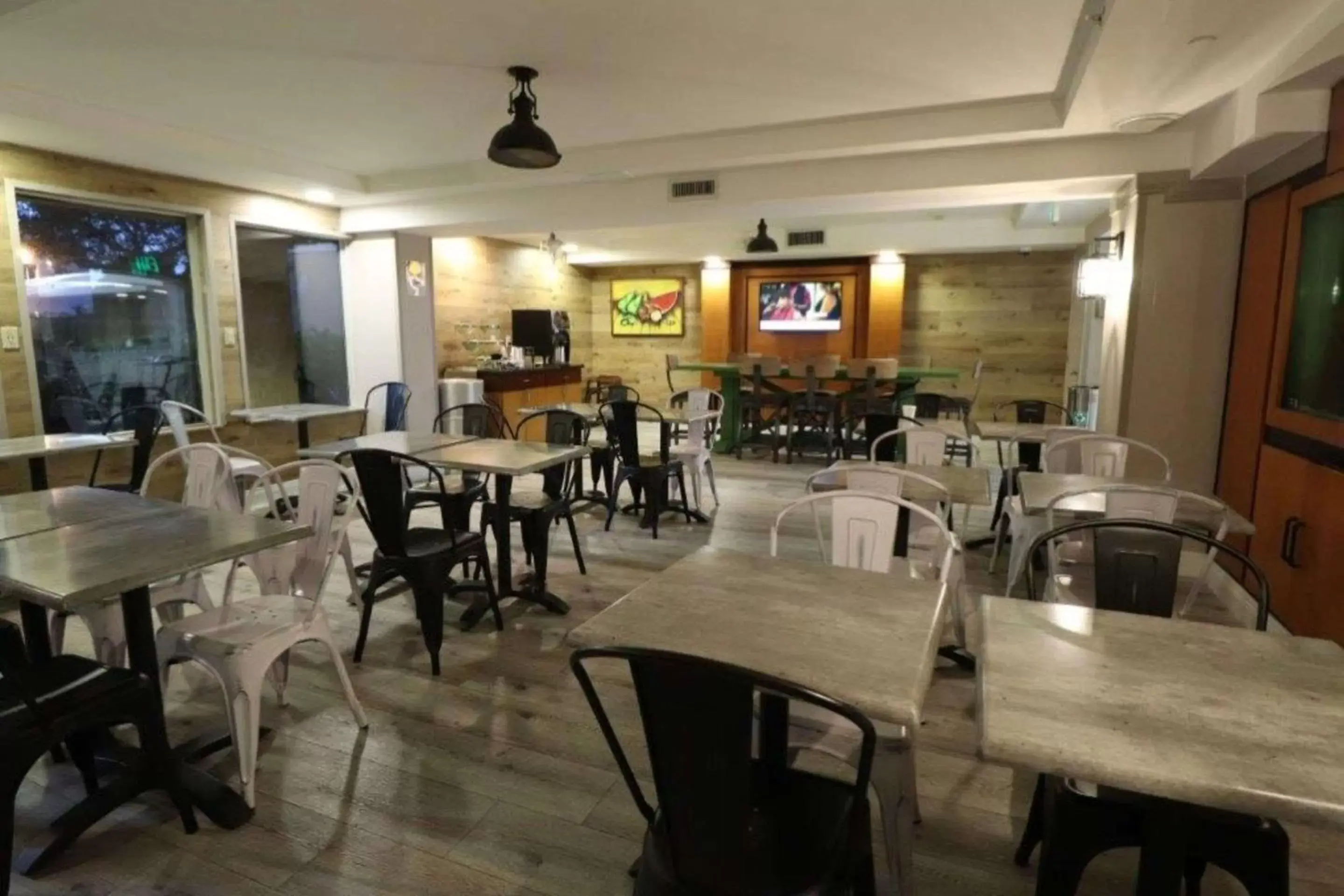 Restaurant/Places to Eat in Quality Inn Miami Airport - Doral