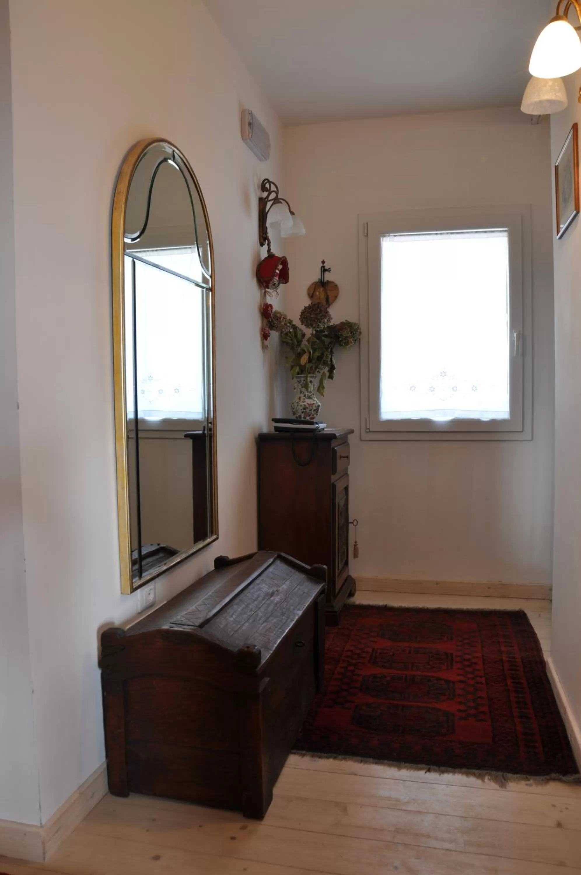 Day, TV/Entertainment Center in Red Fenice