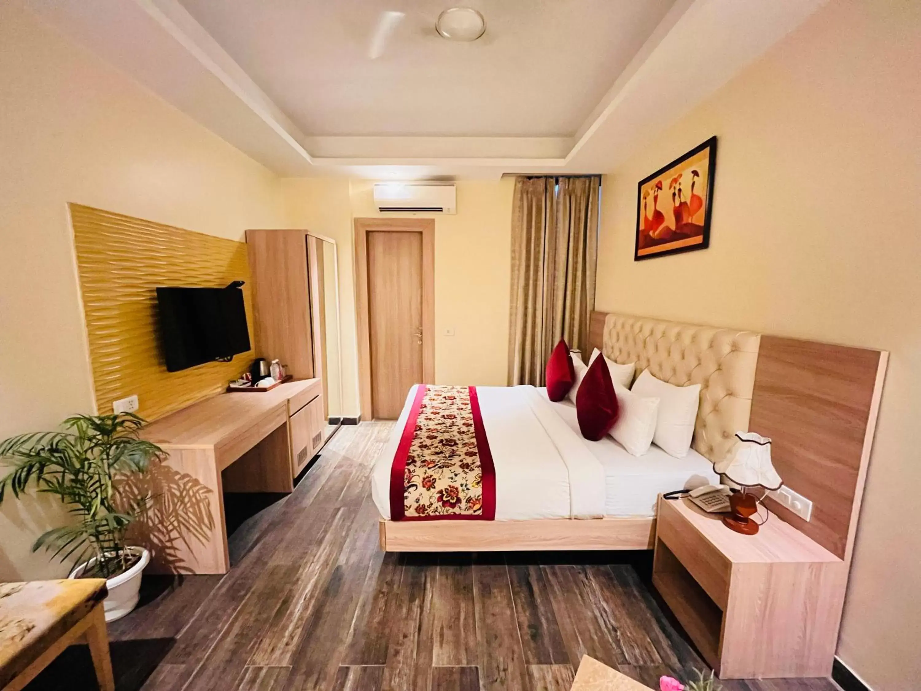 Bed in Hotel Banz - Near Delhi International Airport