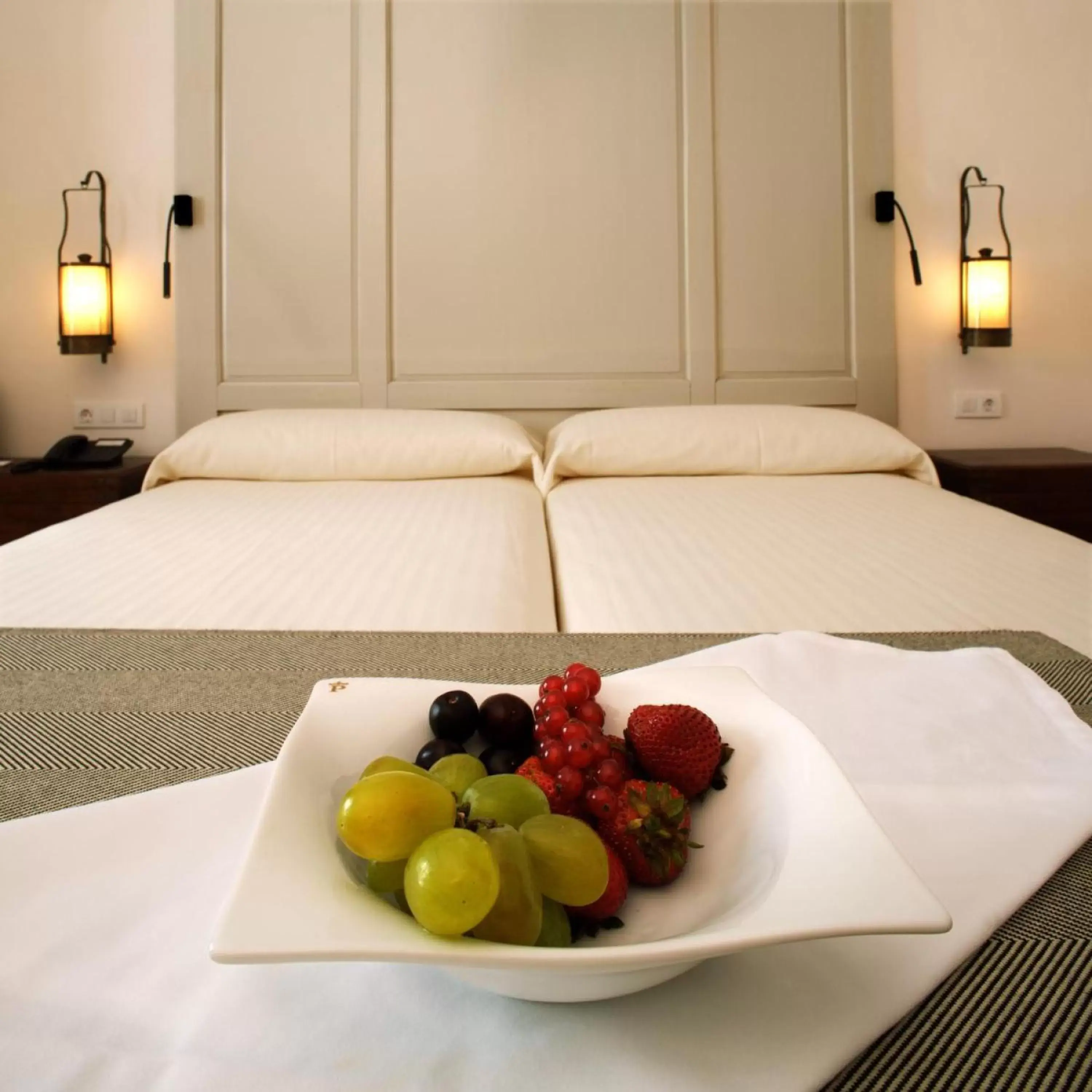 Photo of the whole room, Bed in Parador de La Granja Photo of the whole room, Bed in Parador de La Granja