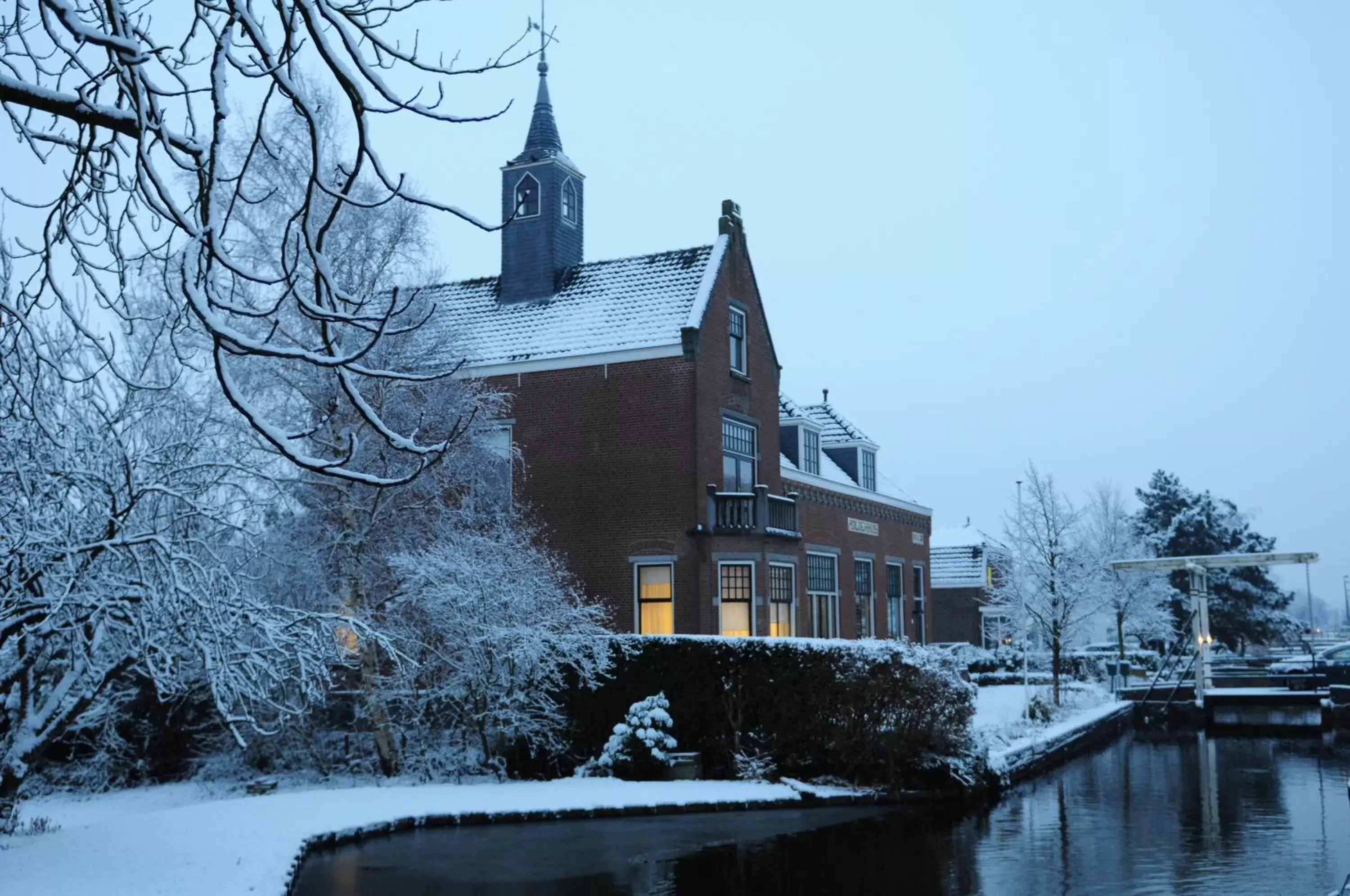 Property building, Winter in Polderhuis Bed & Breakfast