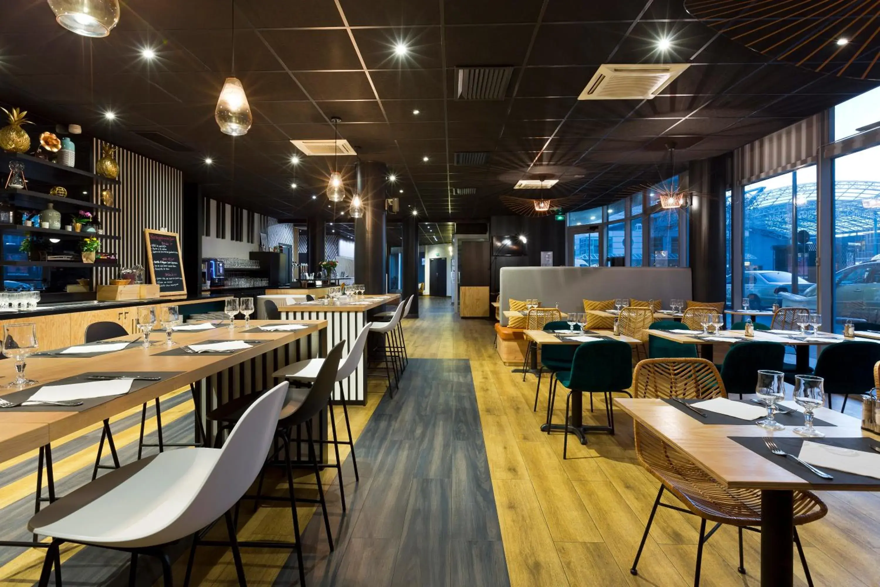 Restaurant/places to eat in ibis Styles Massy Opéra Restaurant/places to eat in ibis Styles Massy Opéra