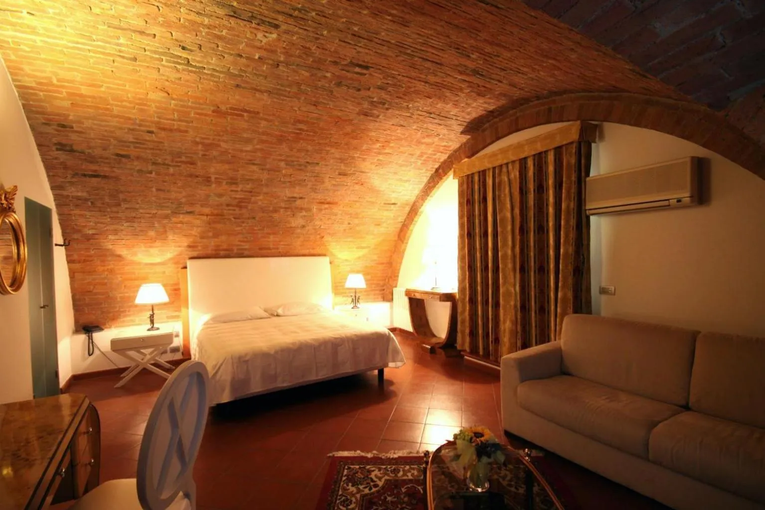 Bedroom, Bed in Sangallo Hotel