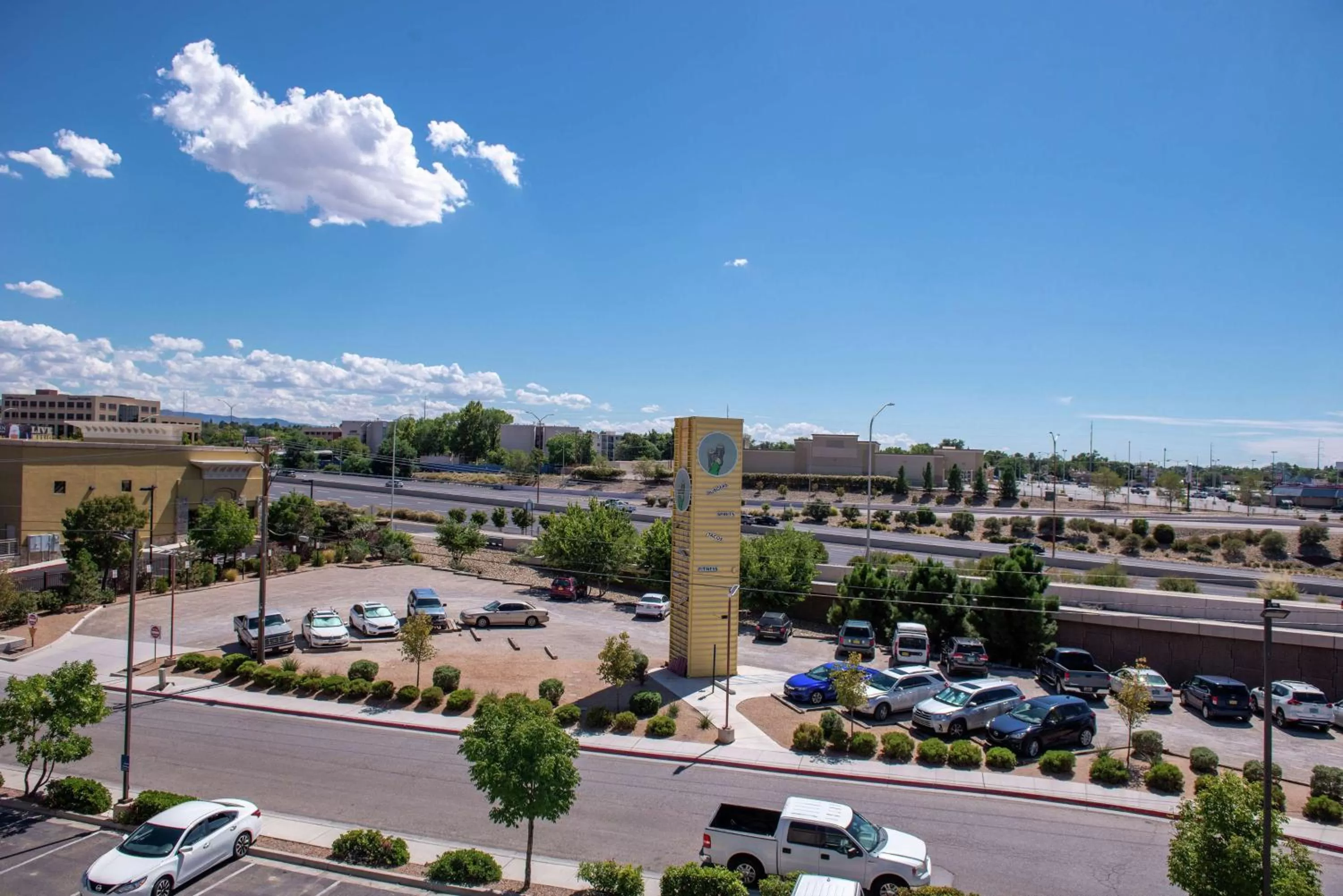 Property building in Hampton Inn Albuquerque - University/Midtown