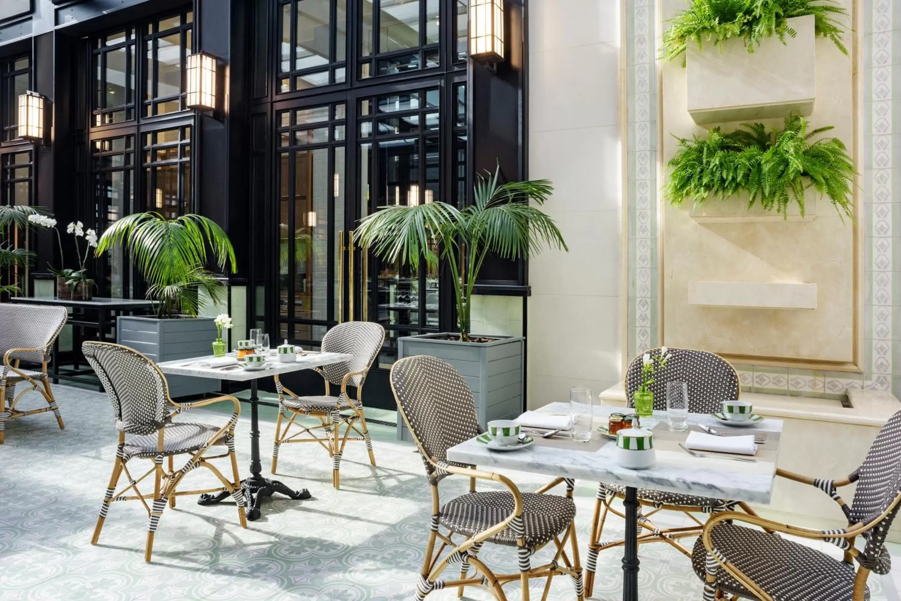 Restaurant/Places to Eat in Alvear Icon Hotel