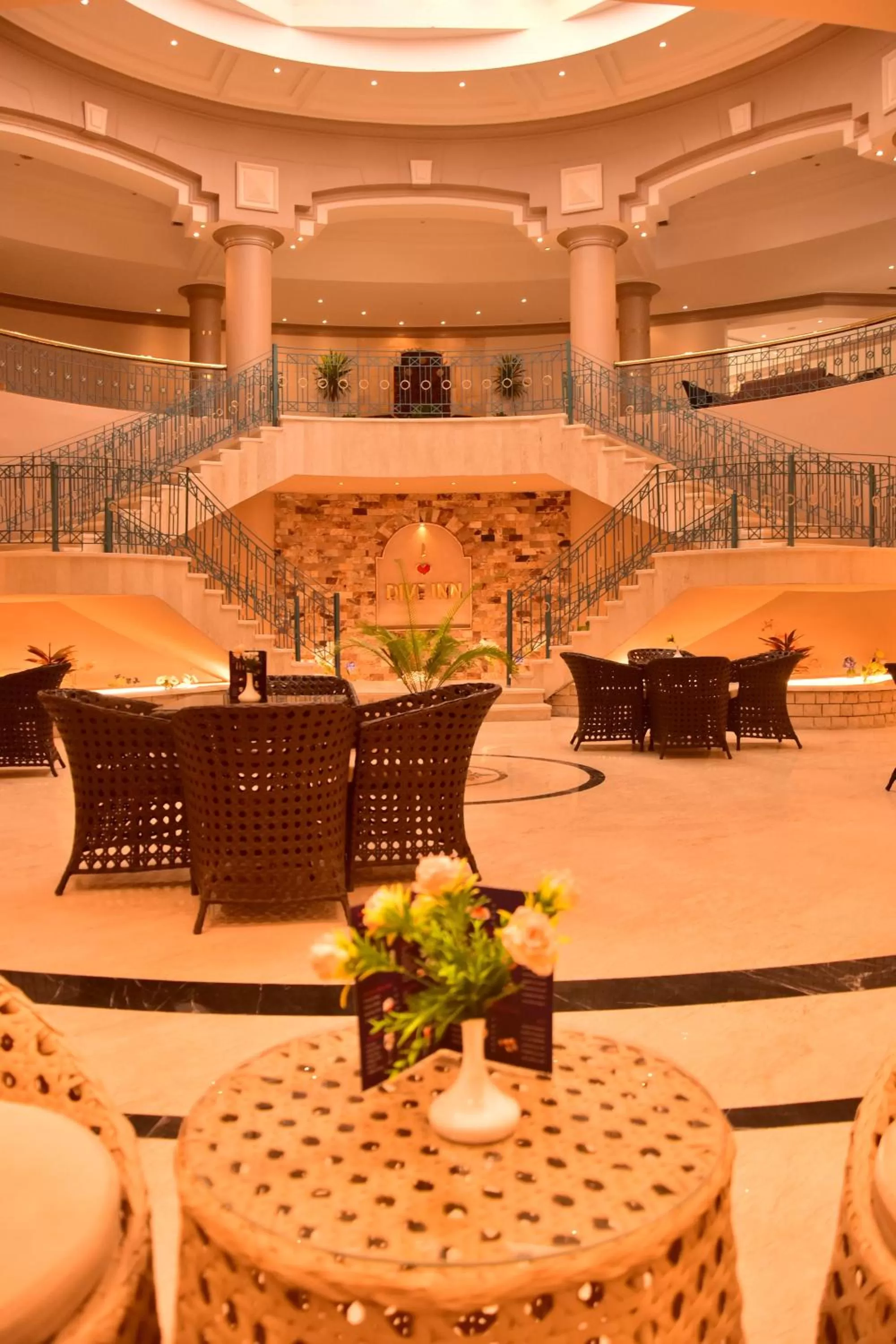 Restaurant/places to eat in Dive Inn Resort