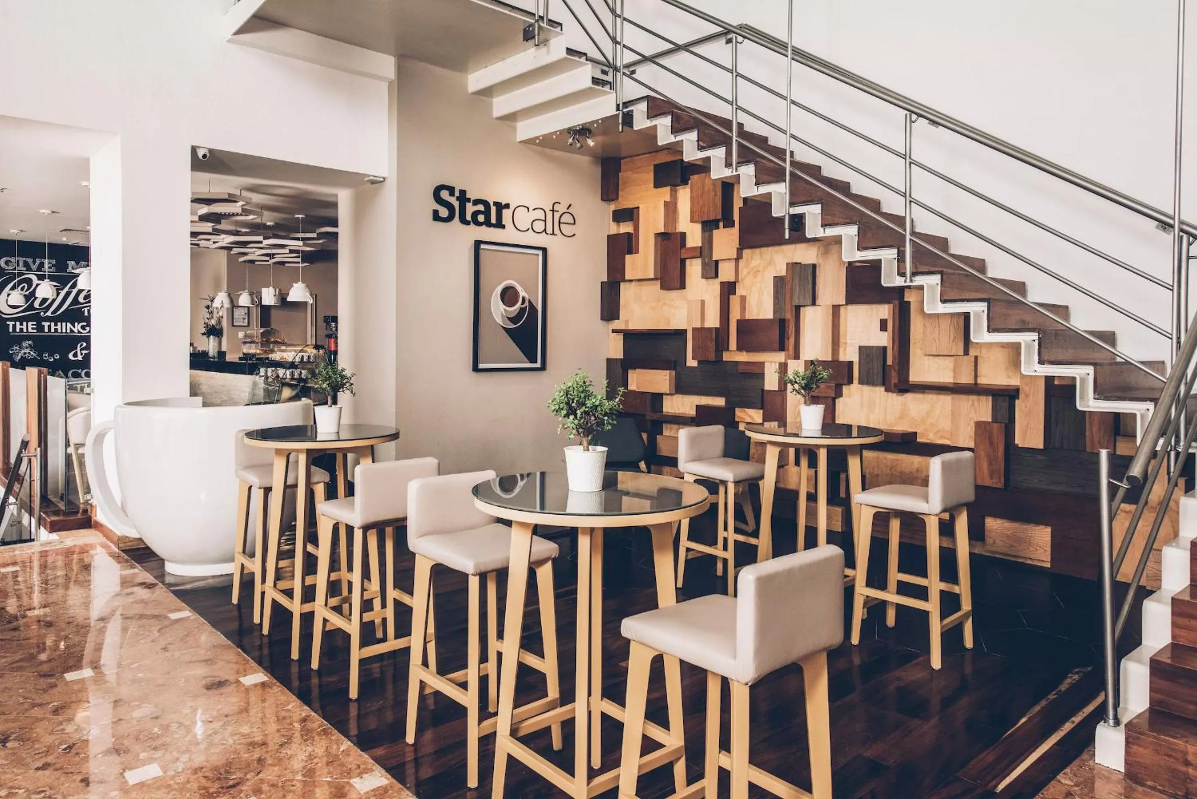 Lounge or bar in Coral Level at Iberostar Selection Cancun